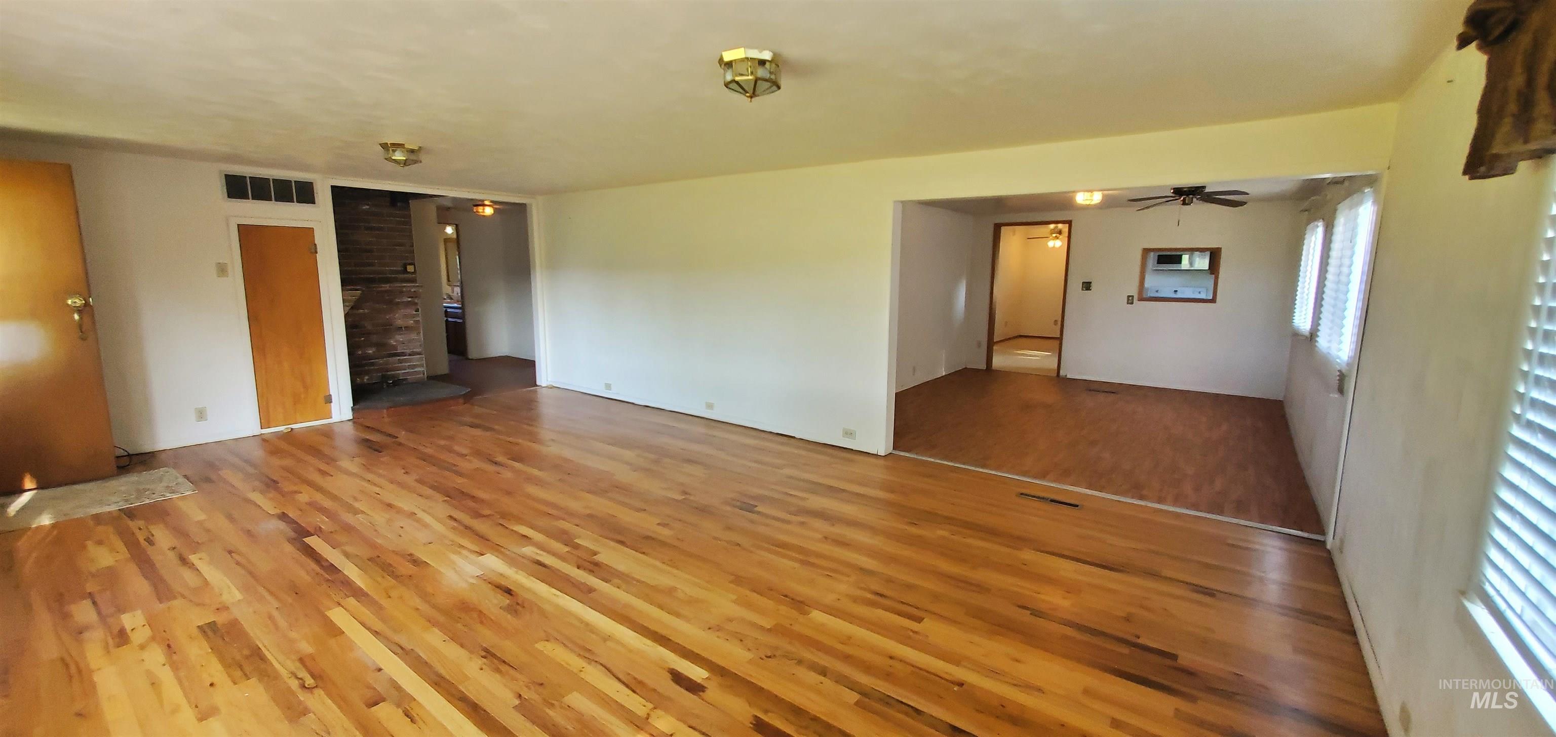 185 Douglas Rd, Ontario, Oregon 97914, 3 Bedrooms, 1 Bathroom, Residential For Sale, Price $453,000,MLS 98940811