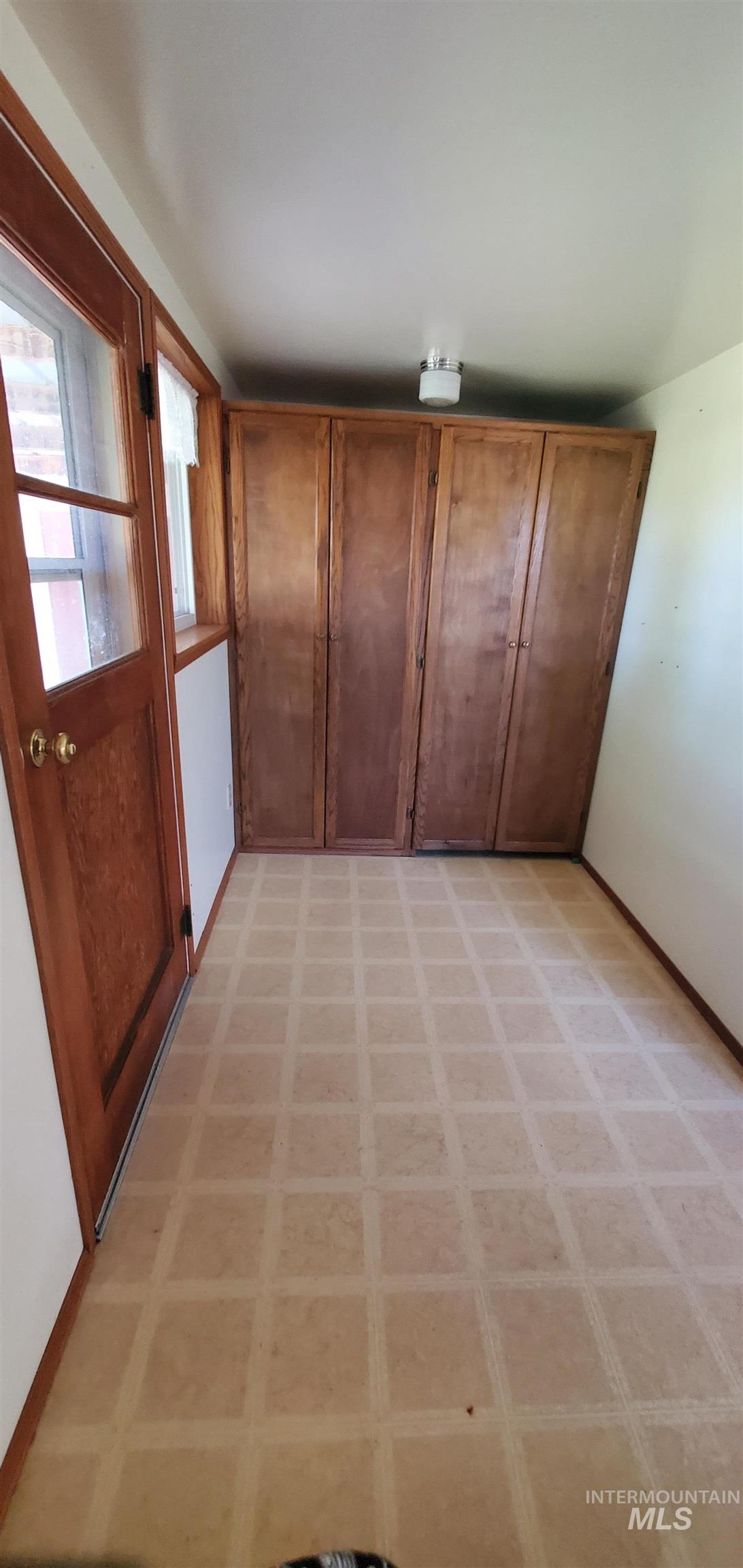 185 Douglas Rd, Ontario, Oregon 97914, 3 Bedrooms, 1 Bathroom, Residential For Sale, Price $453,000,MLS 98940811