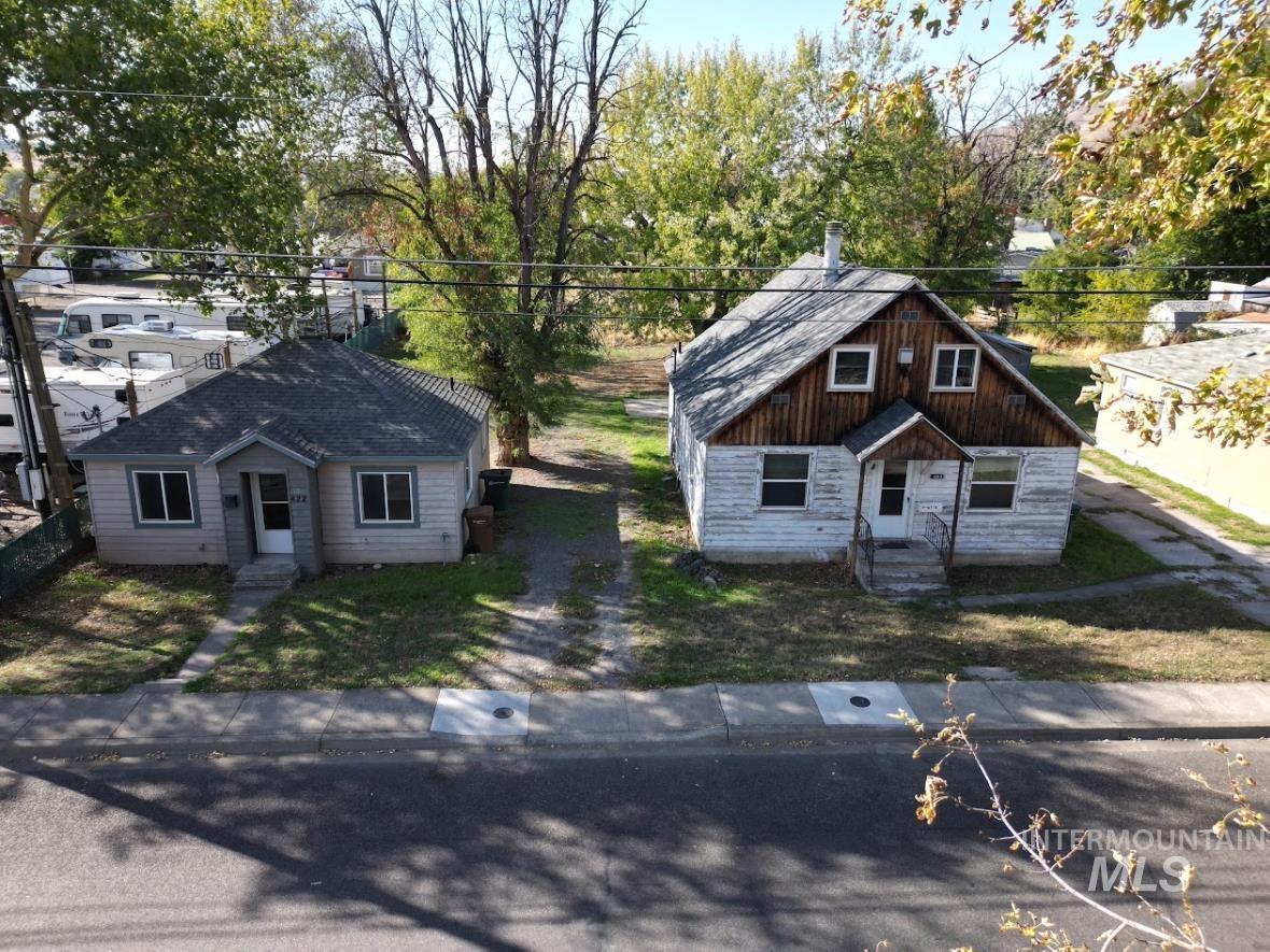 418 & 422 13th St, Clarkston, Washington 99403, 5 Bedrooms, 3 Bathrooms, Residential For Sale, Price $375,000,MLS 98940832