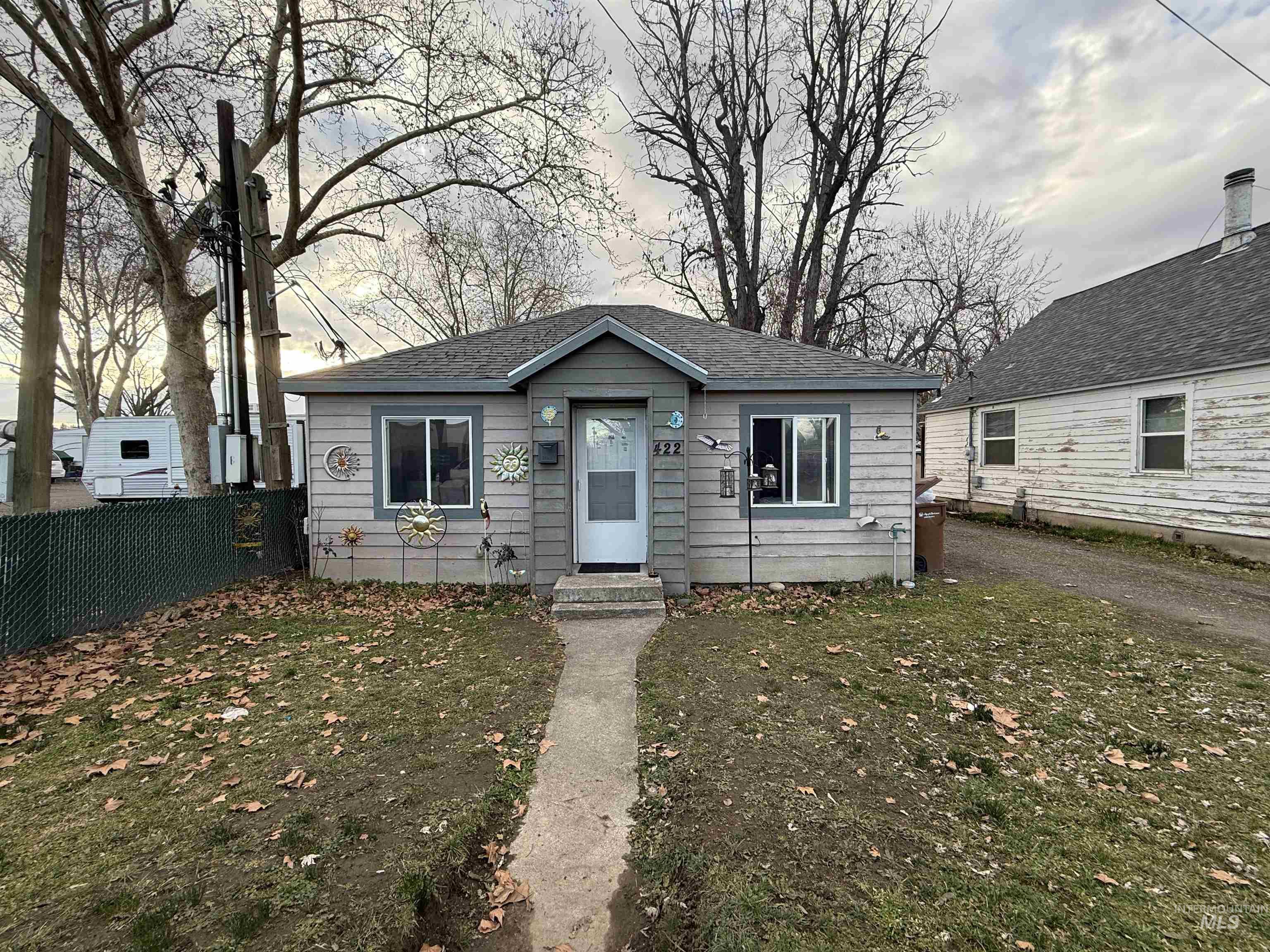 418 & 422 13th St, Clarkston, Washington 99403, 5 Bedrooms, 3 Bathrooms, Residential For Sale, Price $375,000,MLS 98940832