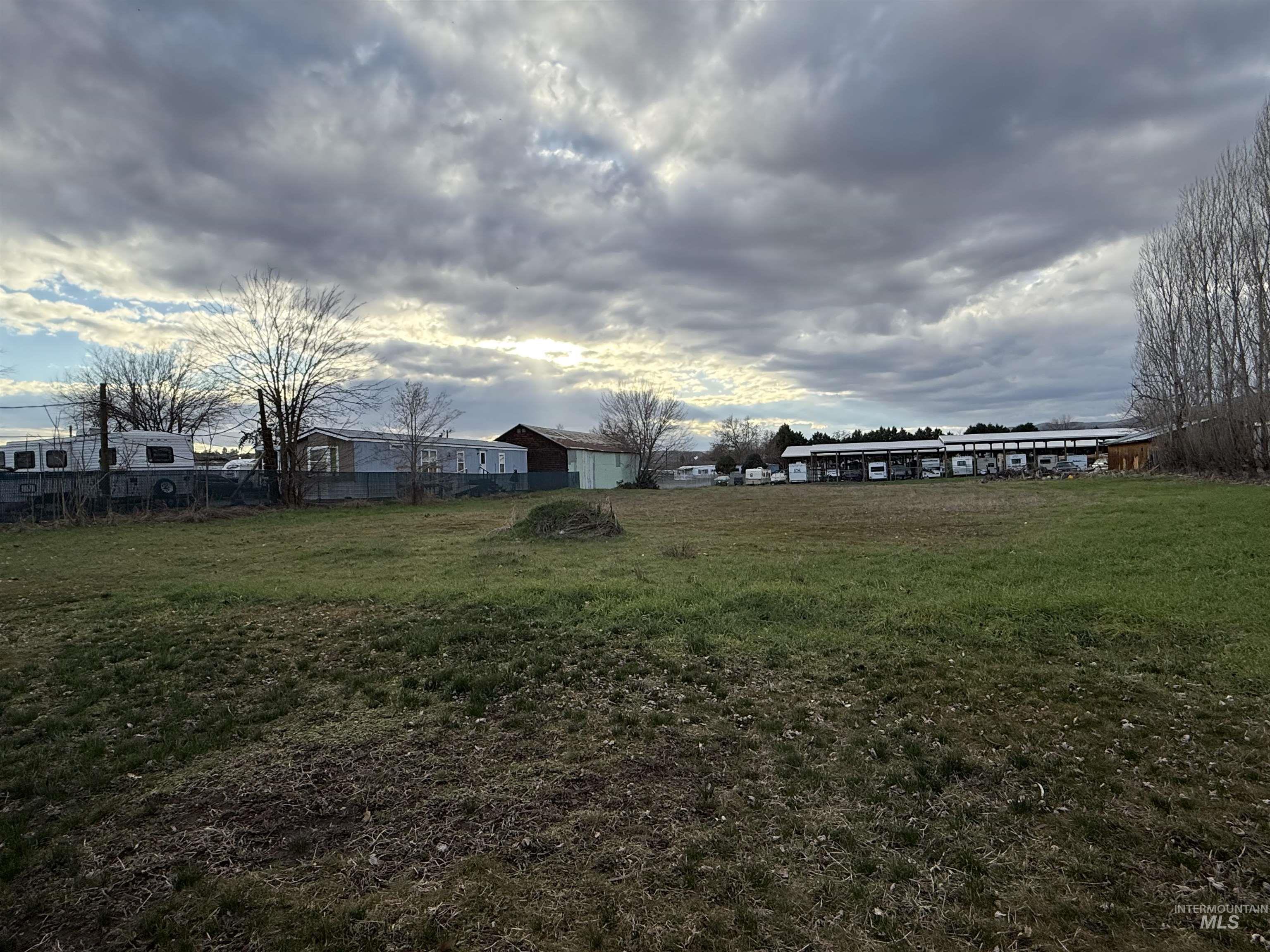 418 & 422 13th St, Clarkston, Washington 99403, 5 Bedrooms, 3 Bathrooms, Residential For Sale, Price $375,000,MLS 98940832