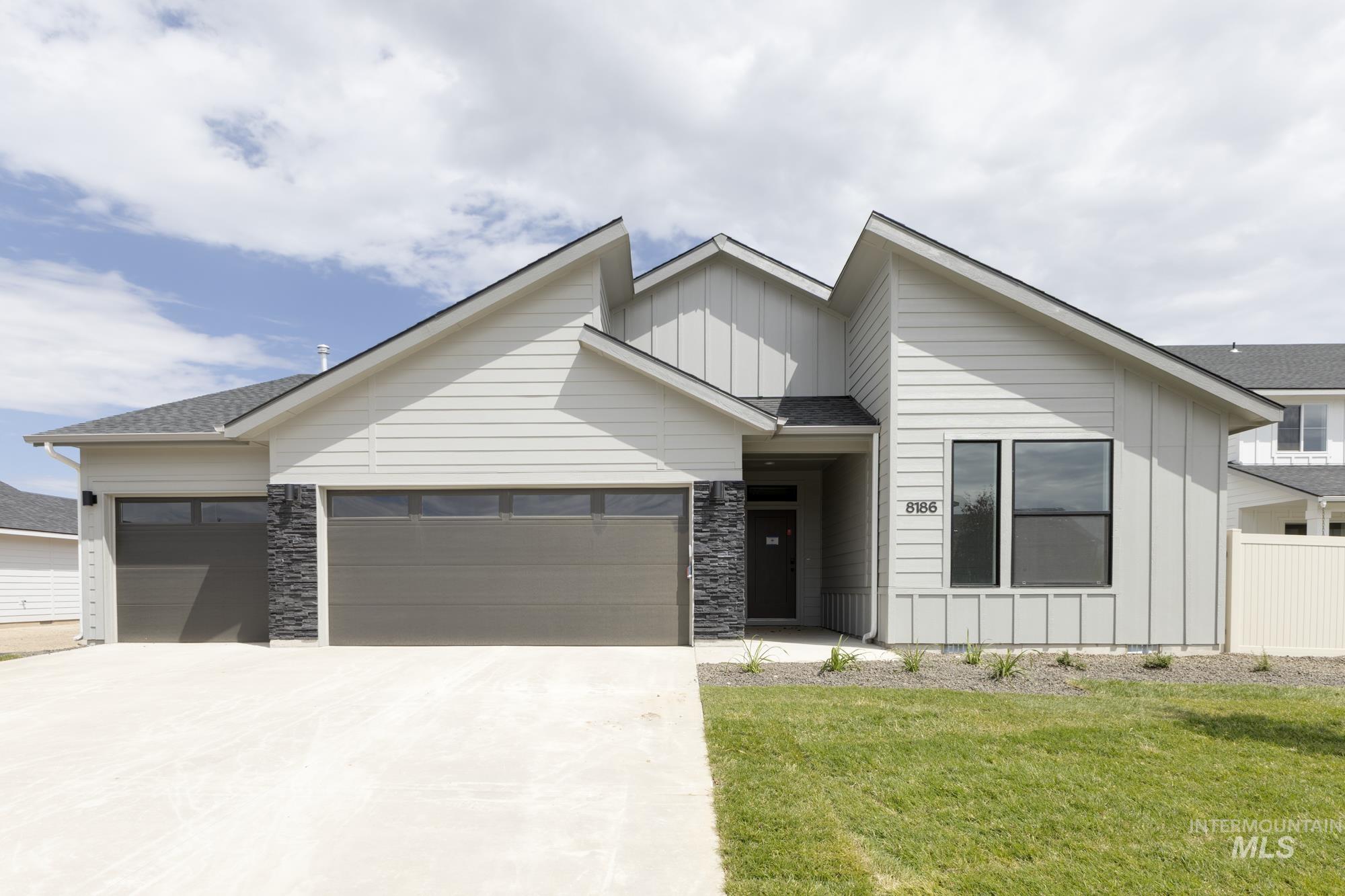 8186 E Bright Angel Dr, Nampa, Idaho 83687, 4 Bedrooms, 2 Bathrooms, Residential For Sale, Price $464,990,MLS 98940962