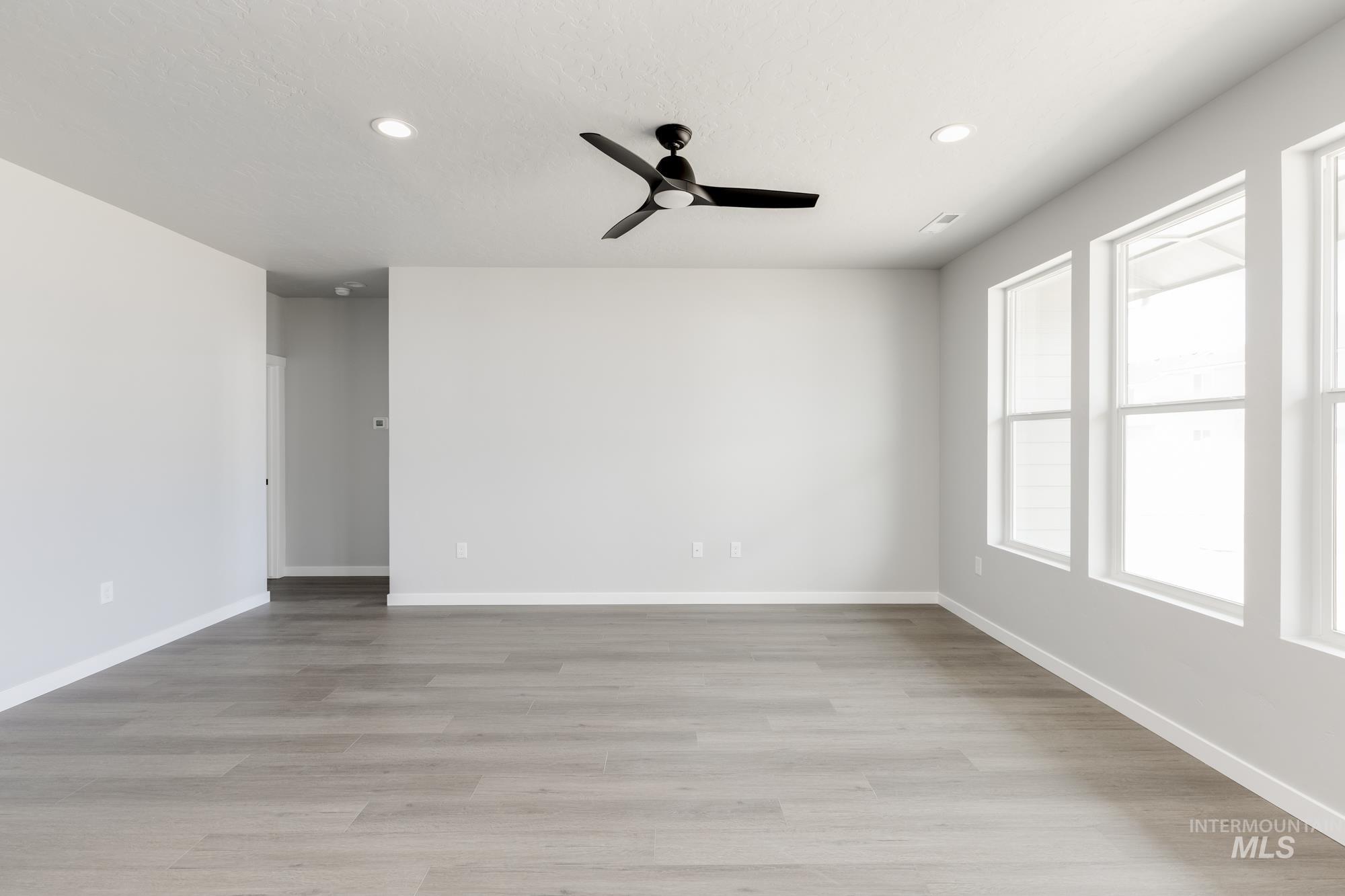 8186 E Bright Angel Dr, Nampa, Idaho 83687, 4 Bedrooms, 2 Bathrooms, Residential For Sale, Price $464,990,MLS 98940962