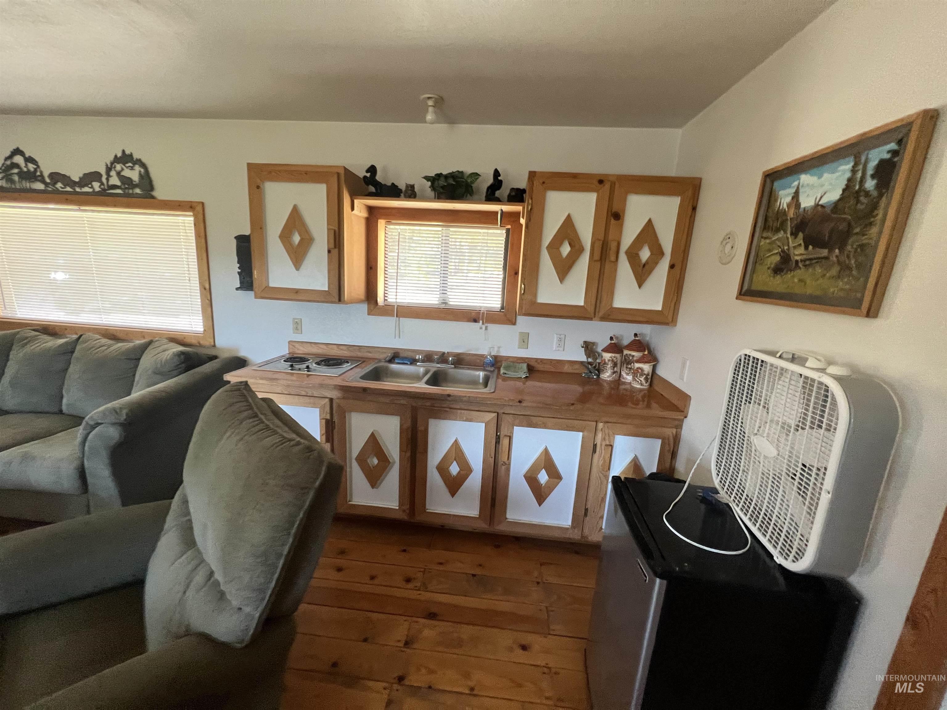 125 Black Diamond Lane, Dixie, Idaho 83525, 12 Bedrooms, 6 Rooms, Business/Commercial For Sale, Price $360,000,MLS 98941172