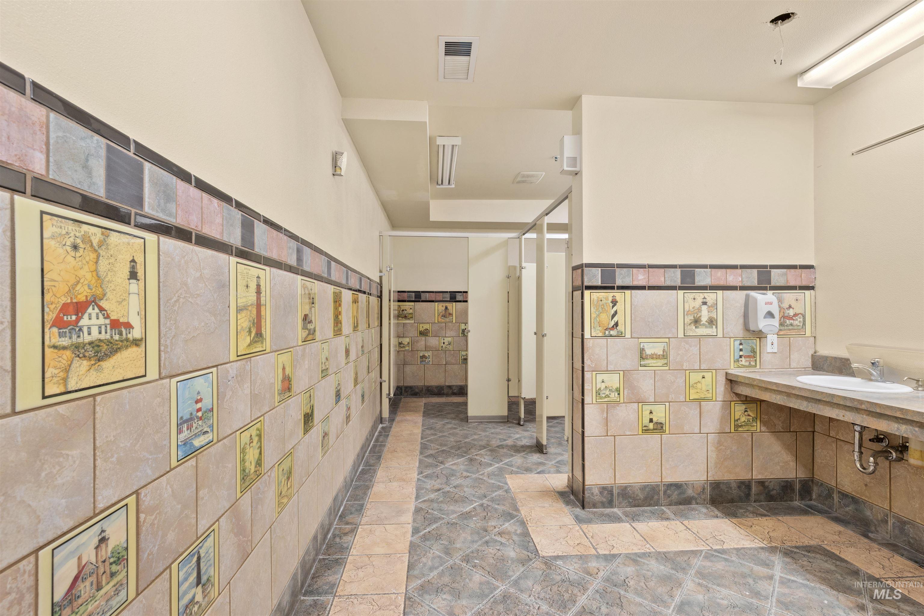 1550 Port Drive, Clarkston, Washington 99403, Business/Commercial For Sale, Price $1,660,000,MLS 98941208