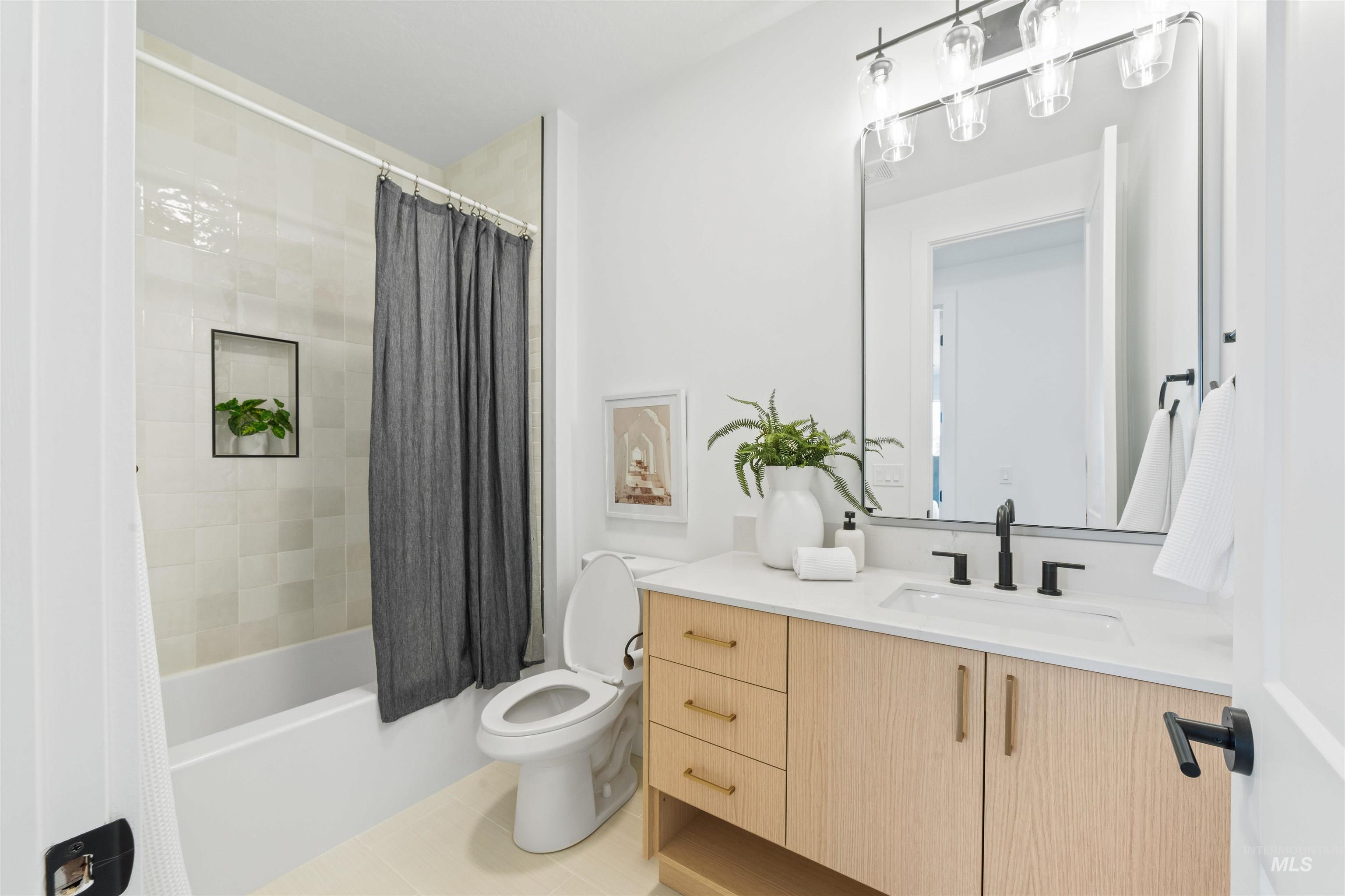 4300 NW Purple Sage Cir, Mountain Home, Idaho 83647, 3 Bedrooms, 3 Bathrooms, Residential For Sale, Price $670,000,MLS 98941310