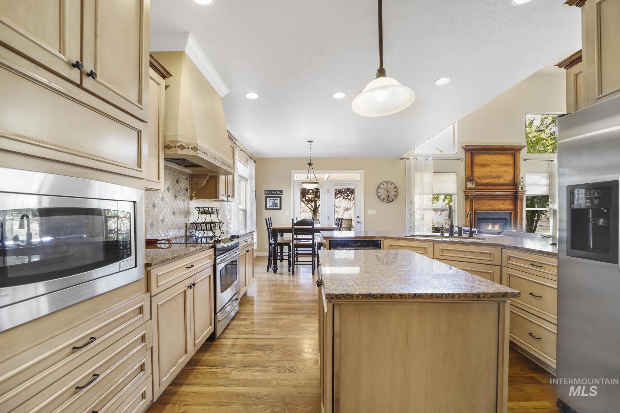 3408 Ridge Line Dr., Kimberly, Idaho 83341, 4 Bedrooms, 3.5 Bathrooms, Residential For Sale, Price $775,000,MLS 98941577