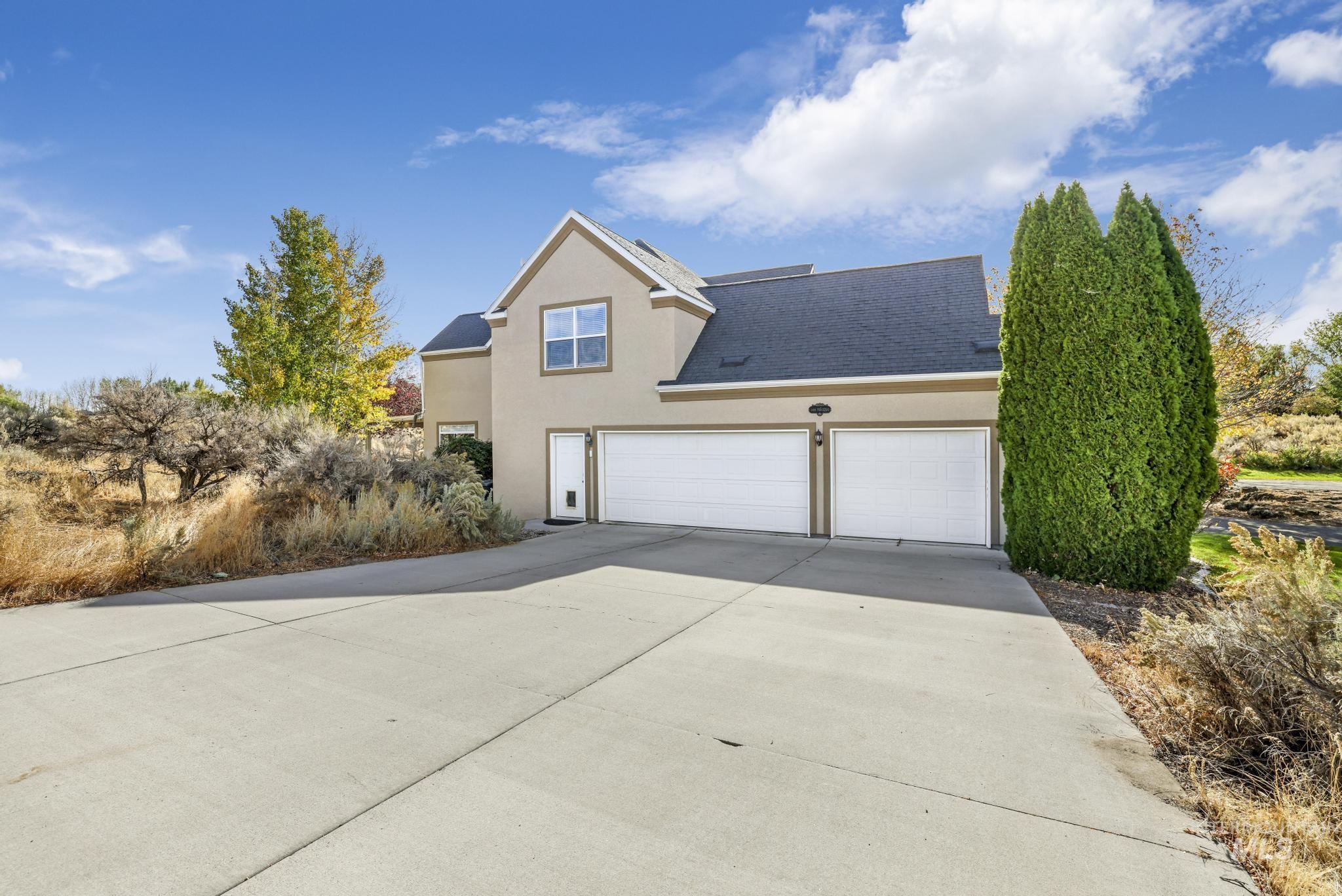 3408 Ridge Line Dr., Kimberly, Idaho 83341, 4 Bedrooms, 3.5 Bathrooms, Residential For Sale, Price $775,000,MLS 98941577