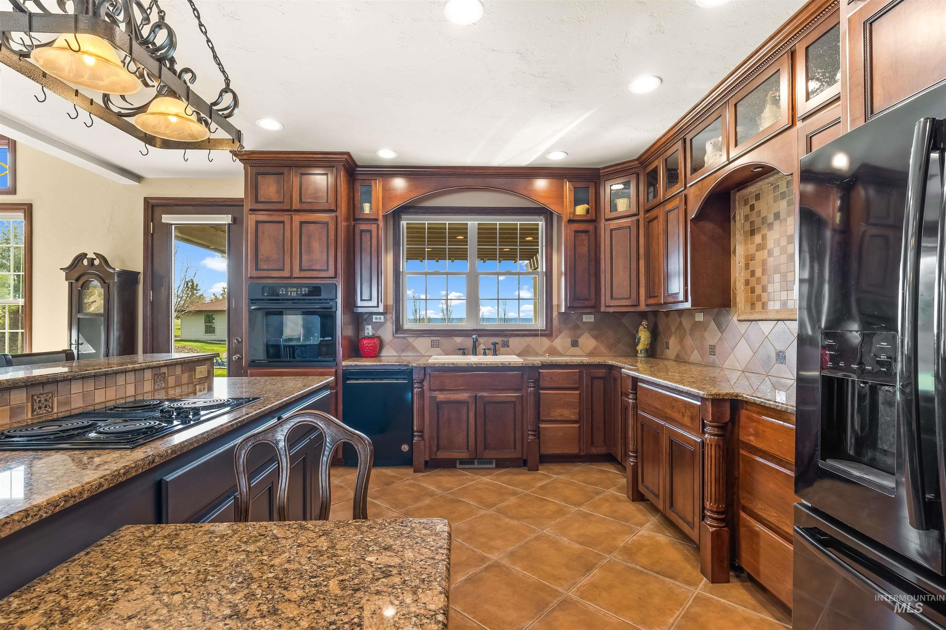 186 Ridgeview Drive, Grangeville, Idaho 83530, 3 Bedrooms, 2.5 Bathrooms, Residential For Sale, Price $1,099,000,MLS 98941882