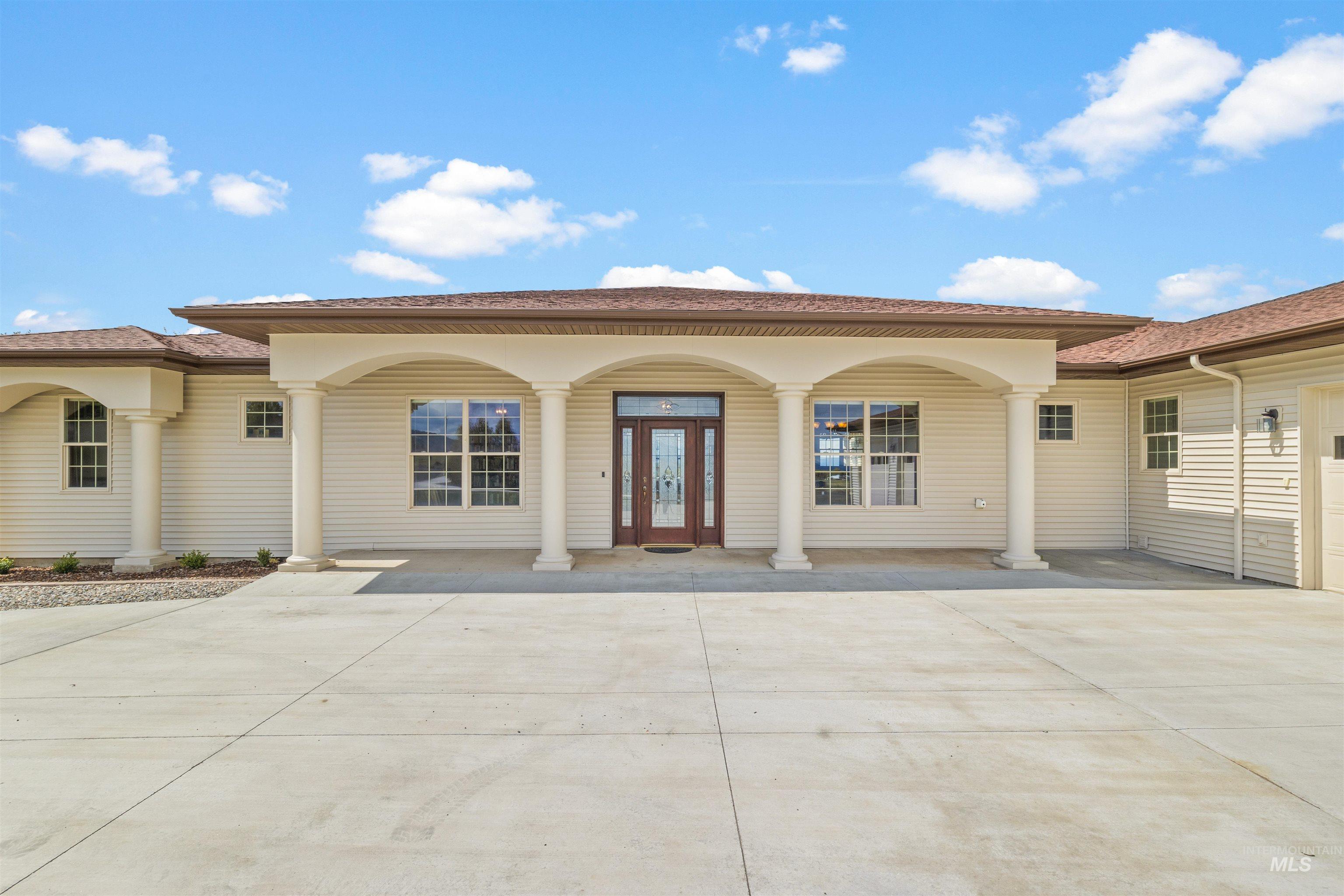 186 Ridgeview Drive, Grangeville, Idaho 83530, 3 Bedrooms, 2.5 Bathrooms, Residential For Sale, Price $1,099,000,MLS 98941882