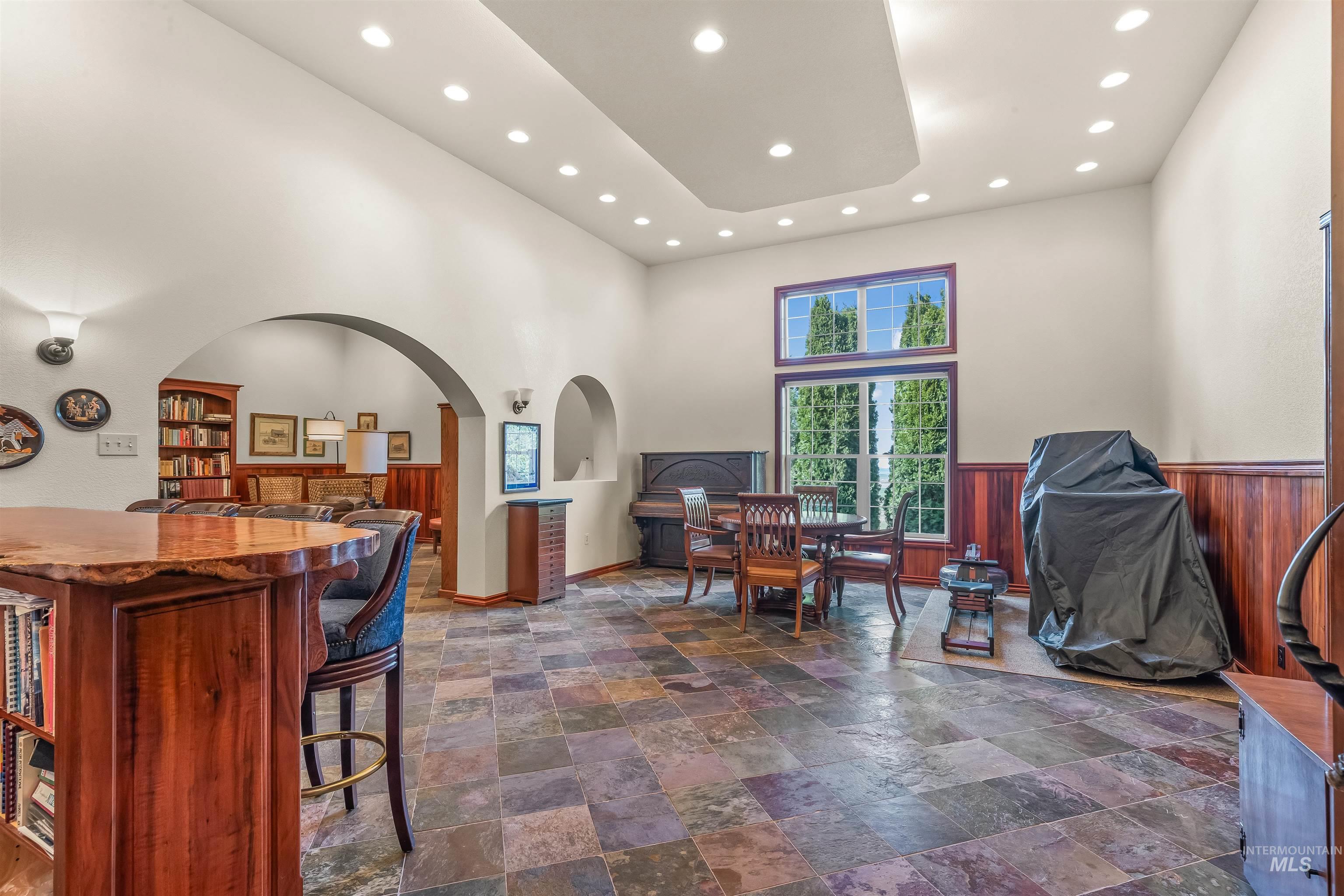 186 Ridgeview Drive, Grangeville, Idaho 83530, 3 Bedrooms, 2.5 Bathrooms, Residential For Sale, Price $1,099,000,MLS 98941882