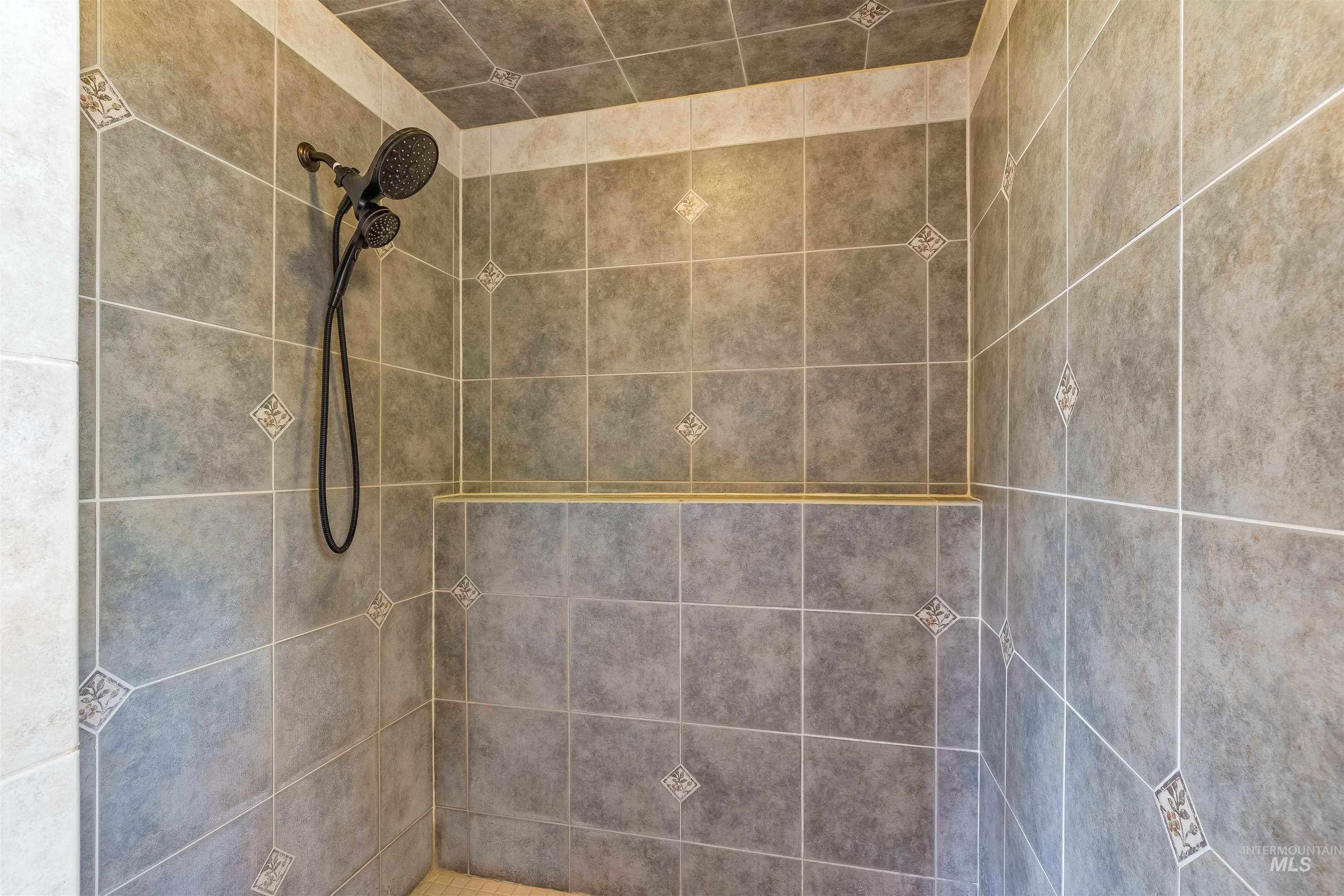 186 Ridgeview Drive, Grangeville, Idaho 83530, 3 Bedrooms, 2.5 Bathrooms, Residential For Sale, Price $1,099,000,MLS 98941882