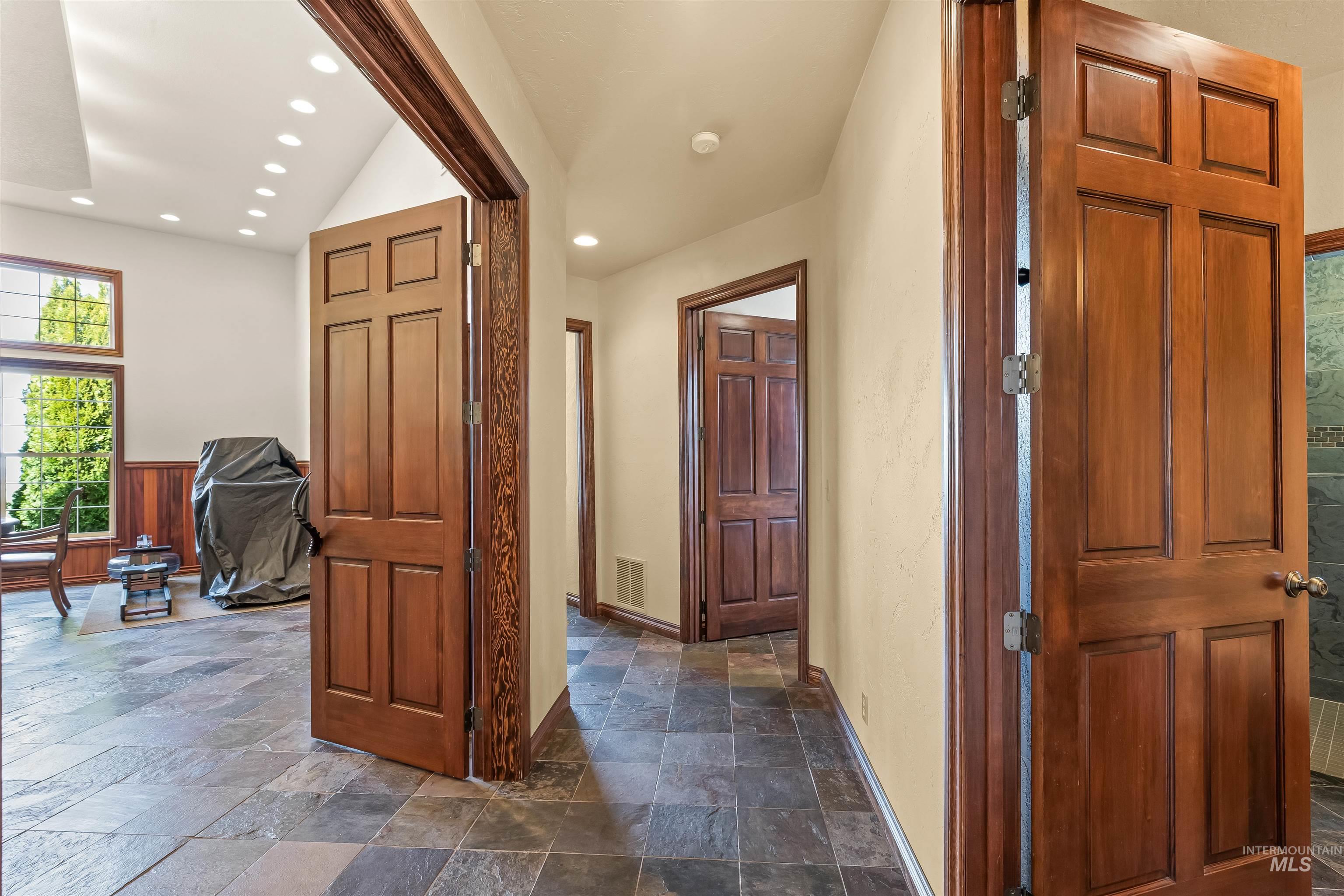 186 Ridgeview Drive, Grangeville, Idaho 83530, 3 Bedrooms, 2.5 Bathrooms, Residential For Sale, Price $1,099,000,MLS 98941882