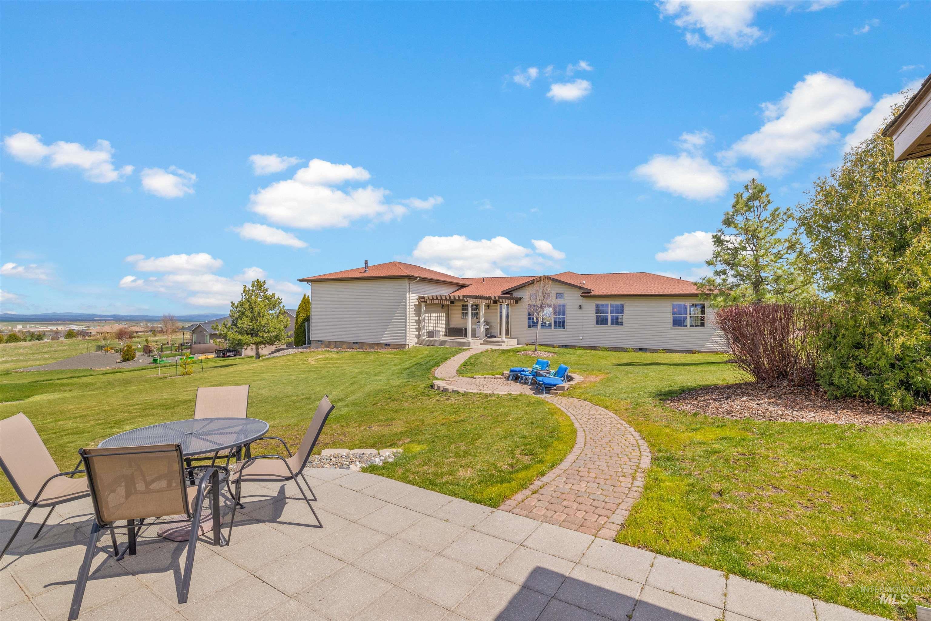 186 Ridgeview Drive, Grangeville, Idaho 83530, 3 Bedrooms, 2.5 Bathrooms, Residential For Sale, Price $1,099,000,MLS 98941882