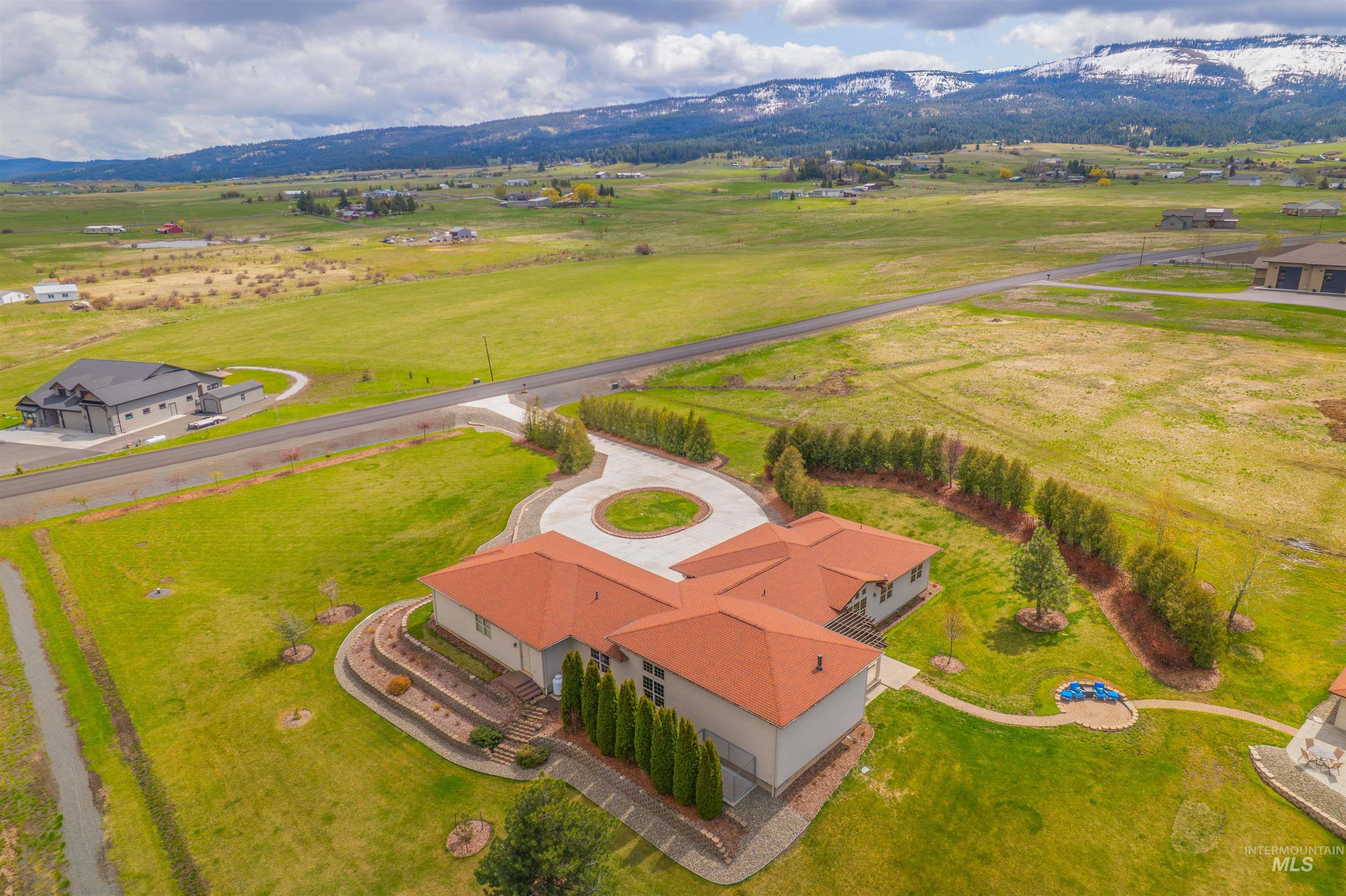 186 Ridgeview Drive, Grangeville, Idaho 83530, 3 Bedrooms, 2.5 Bathrooms, Residential For Sale, Price $1,099,000,MLS 98941882