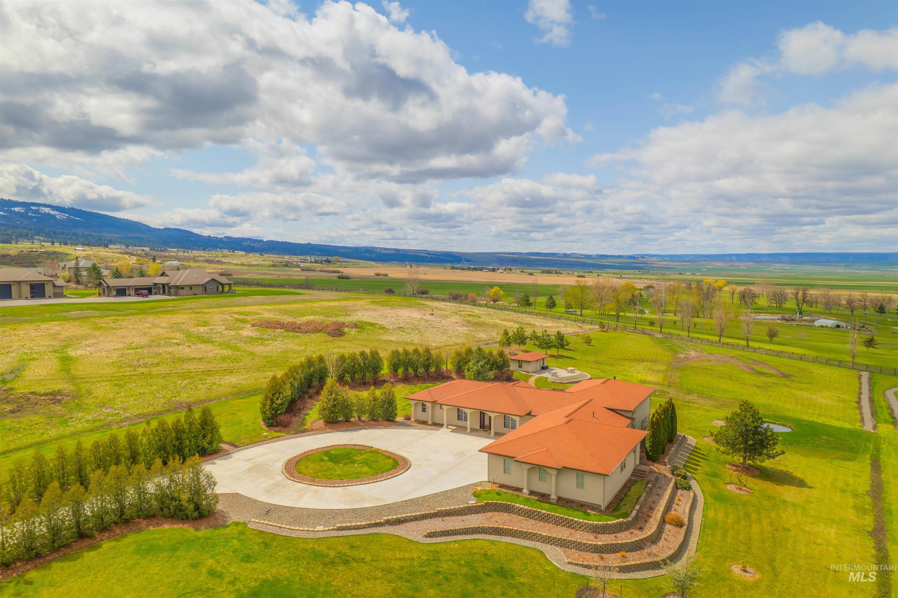 186 Ridgeview Drive, Grangeville, Idaho 83530, 3 Bedrooms, 2.5 Bathrooms, Residential For Sale, Price $1,099,000,MLS 98941882