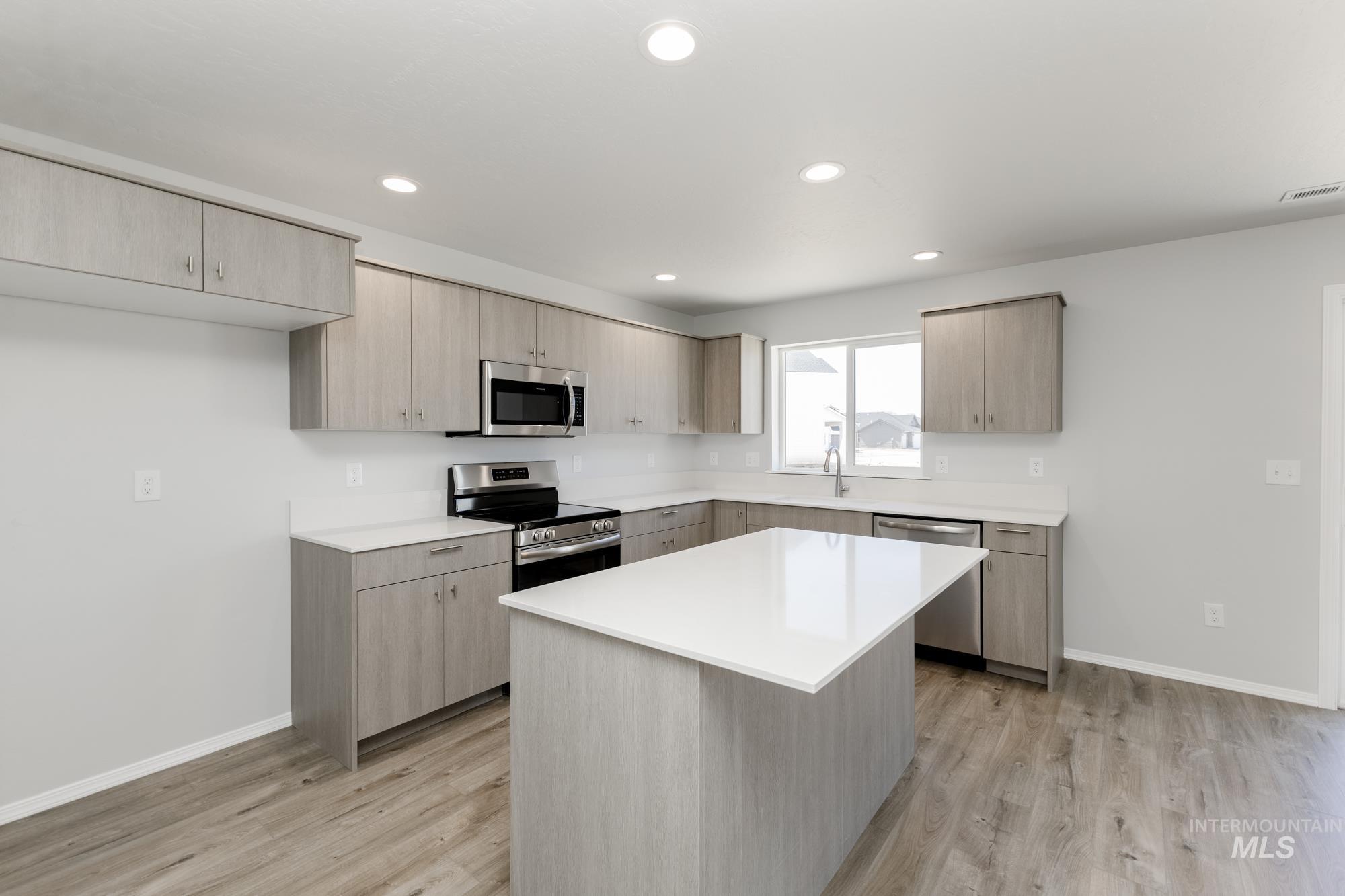 209 Aquamarine Ave, Caldwell, Idaho 83605, 4 Bedrooms, 2.5 Bathrooms, Residential For Sale, Price $439,990,MLS 98941963