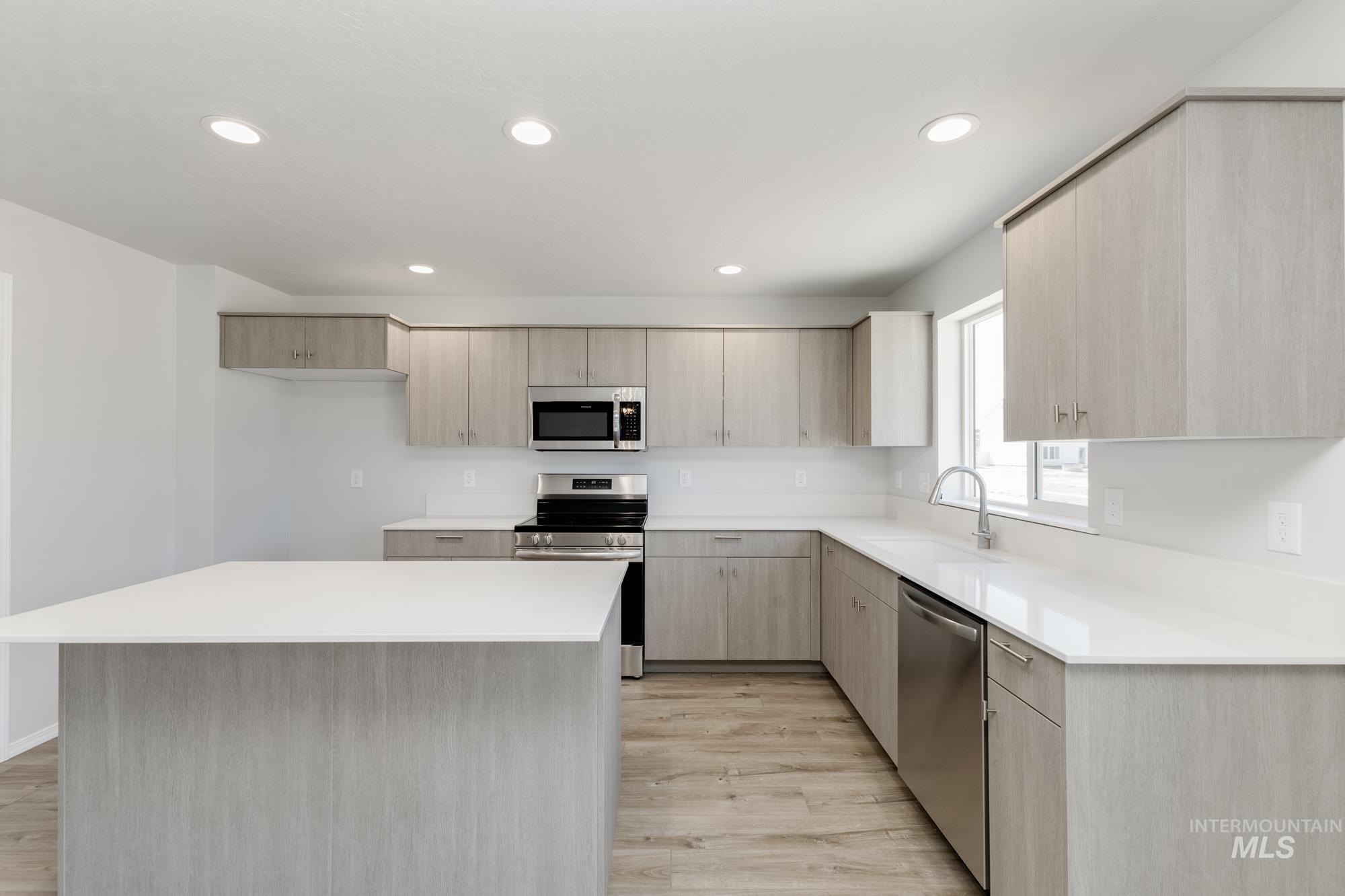 209 Aquamarine Ave, Caldwell, Idaho 83605, 4 Bedrooms, 2.5 Bathrooms, Residential For Sale, Price $439,990,MLS 98941963