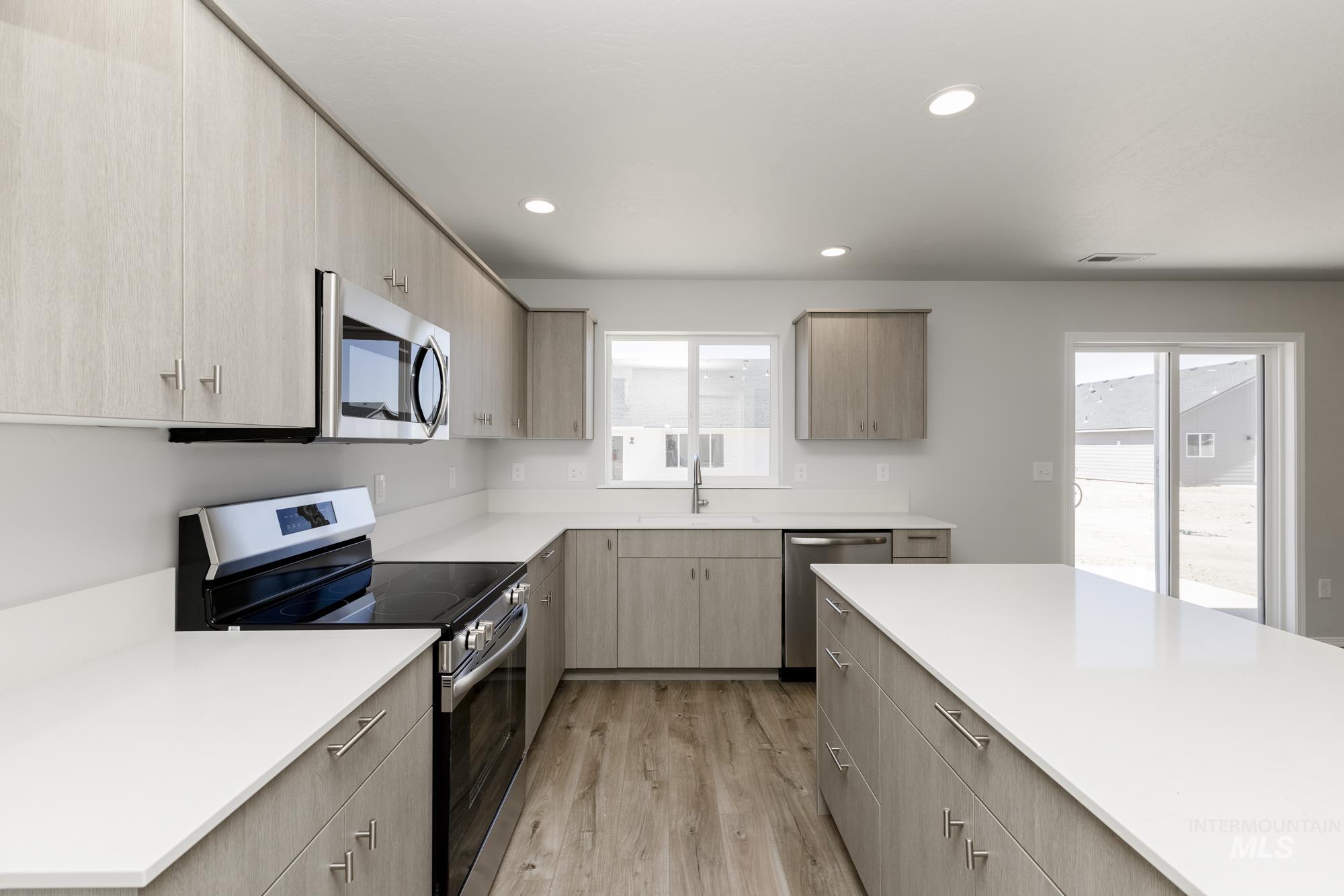 209 Aquamarine Ave, Caldwell, Idaho 83605, 4 Bedrooms, 2.5 Bathrooms, Residential For Sale, Price $439,990,MLS 98941963