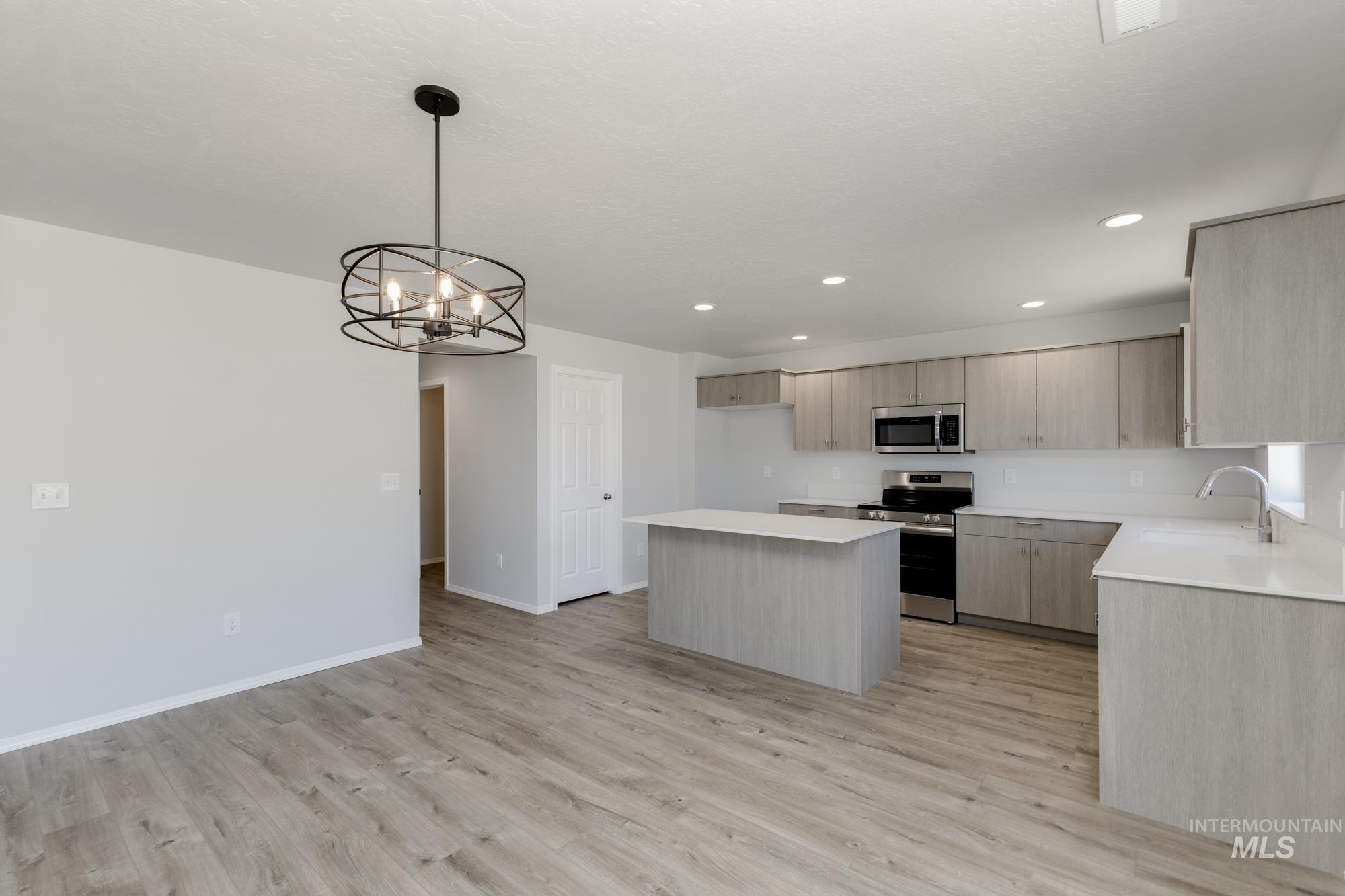 209 Aquamarine Ave, Caldwell, Idaho 83605, 4 Bedrooms, 2.5 Bathrooms, Residential For Sale, Price $439,990,MLS 98941963