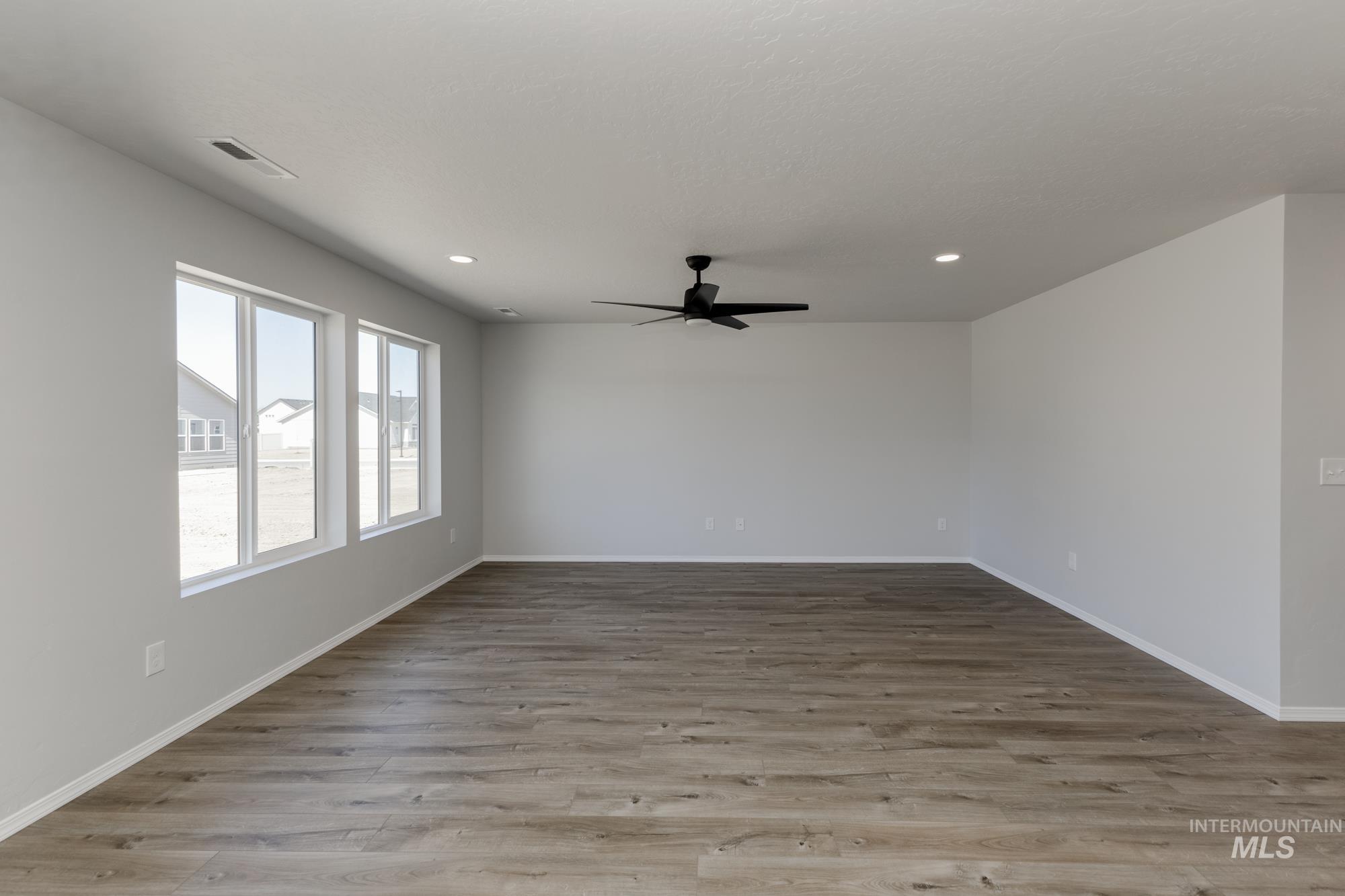 209 Aquamarine Ave, Caldwell, Idaho 83605, 4 Bedrooms, 2.5 Bathrooms, Residential For Sale, Price $439,990,MLS 98941963