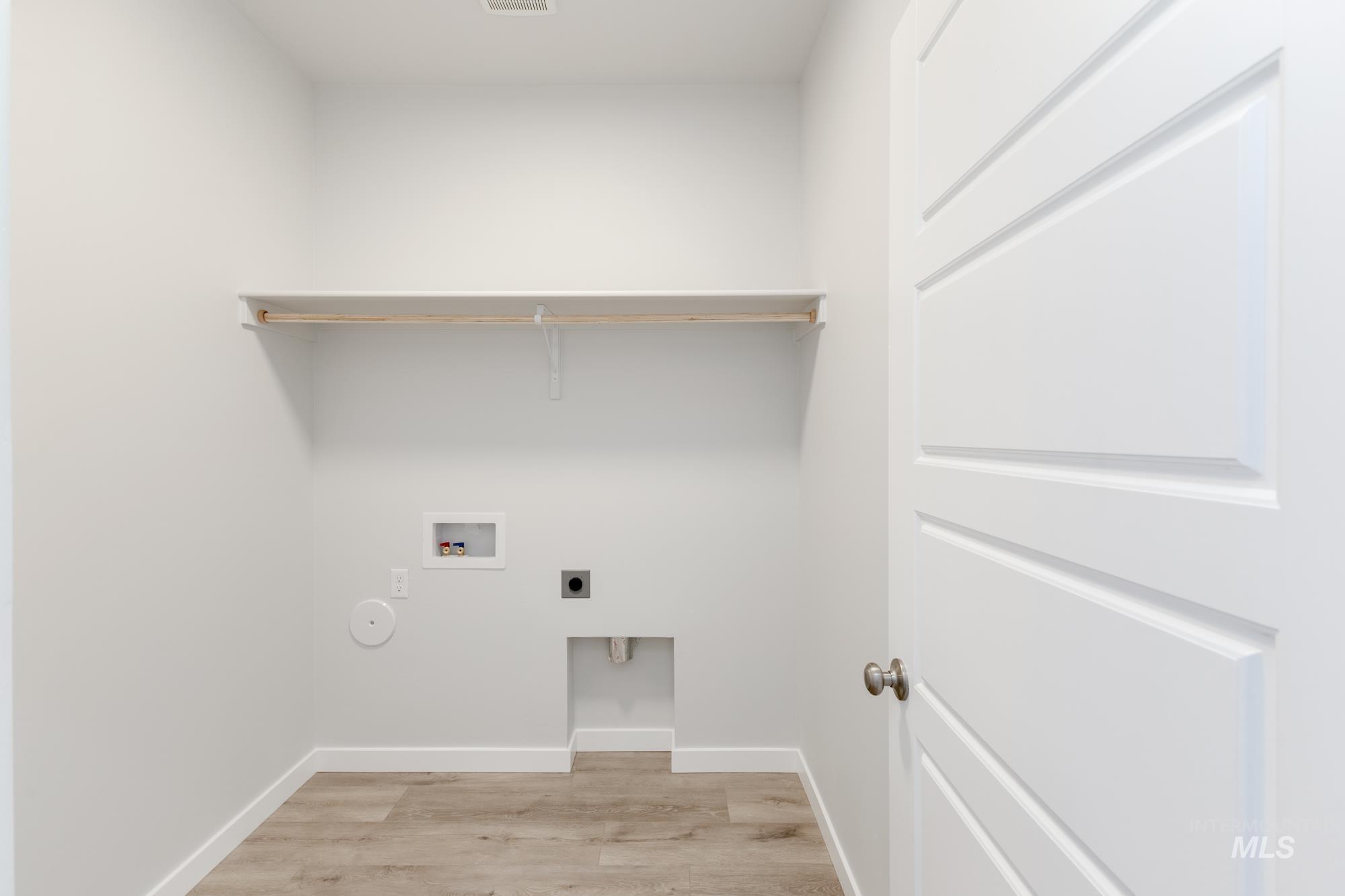 4160 E Woodmurra St, Meridian, Idaho 83642, 3 Bedrooms, 2.5 Bathrooms, Residential For Sale, Price $414,990,MLS 98941971