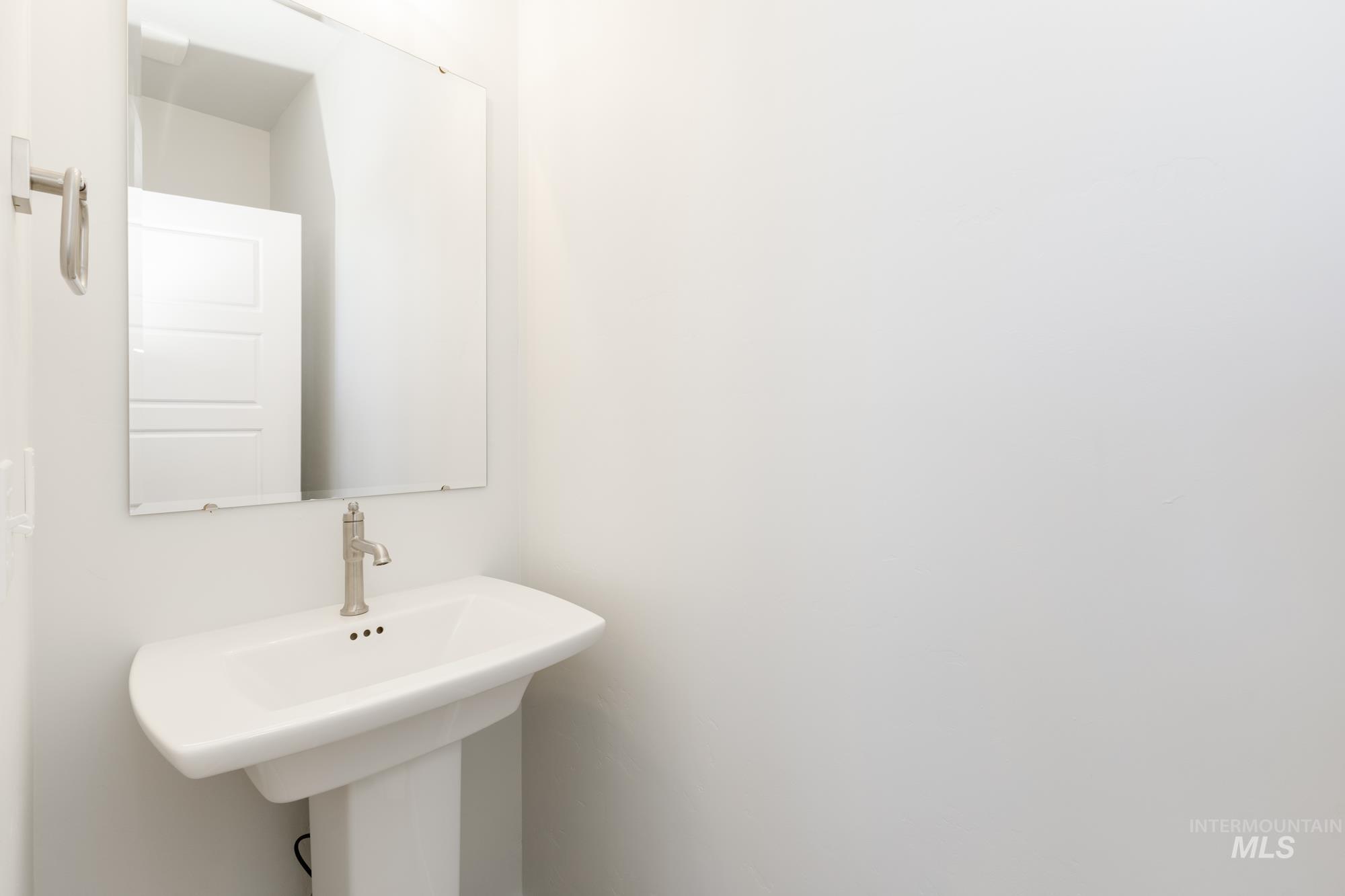 4160 E Woodmurra St, Meridian, Idaho 83642, 3 Bedrooms, 2.5 Bathrooms, Residential For Sale, Price $414,990,MLS 98941971