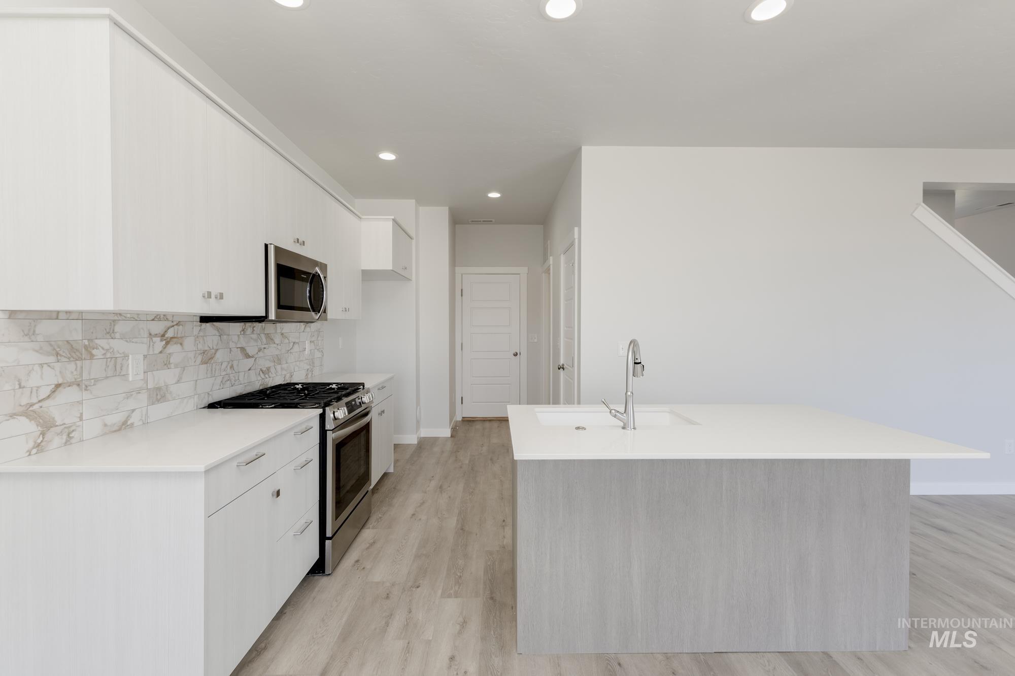 4160 E Woodmurra St, Meridian, Idaho 83642, 3 Bedrooms, 2.5 Bathrooms, Residential For Sale, Price $414,990,MLS 98941971