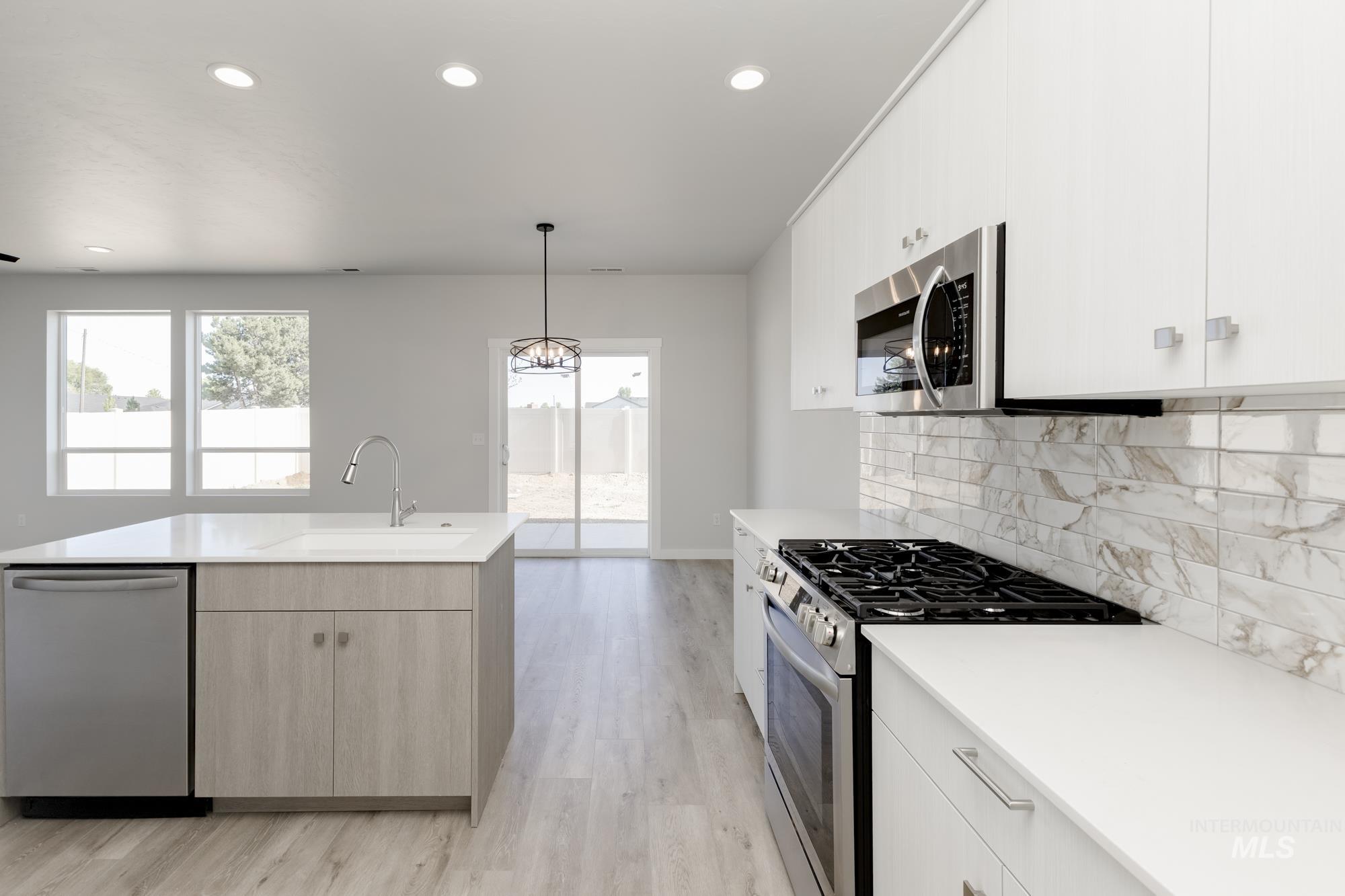 4160 E Woodmurra St, Meridian, Idaho 83642, 3 Bedrooms, 2.5 Bathrooms, Residential For Sale, Price $414,990,MLS 98941971