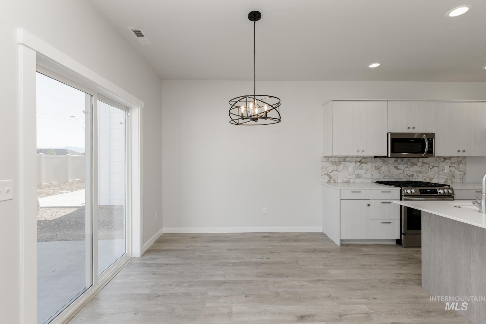 4160 E Woodmurra St, Meridian, Idaho 83642, 3 Bedrooms, 2.5 Bathrooms, Residential For Sale, Price $414,990,MLS 98941971