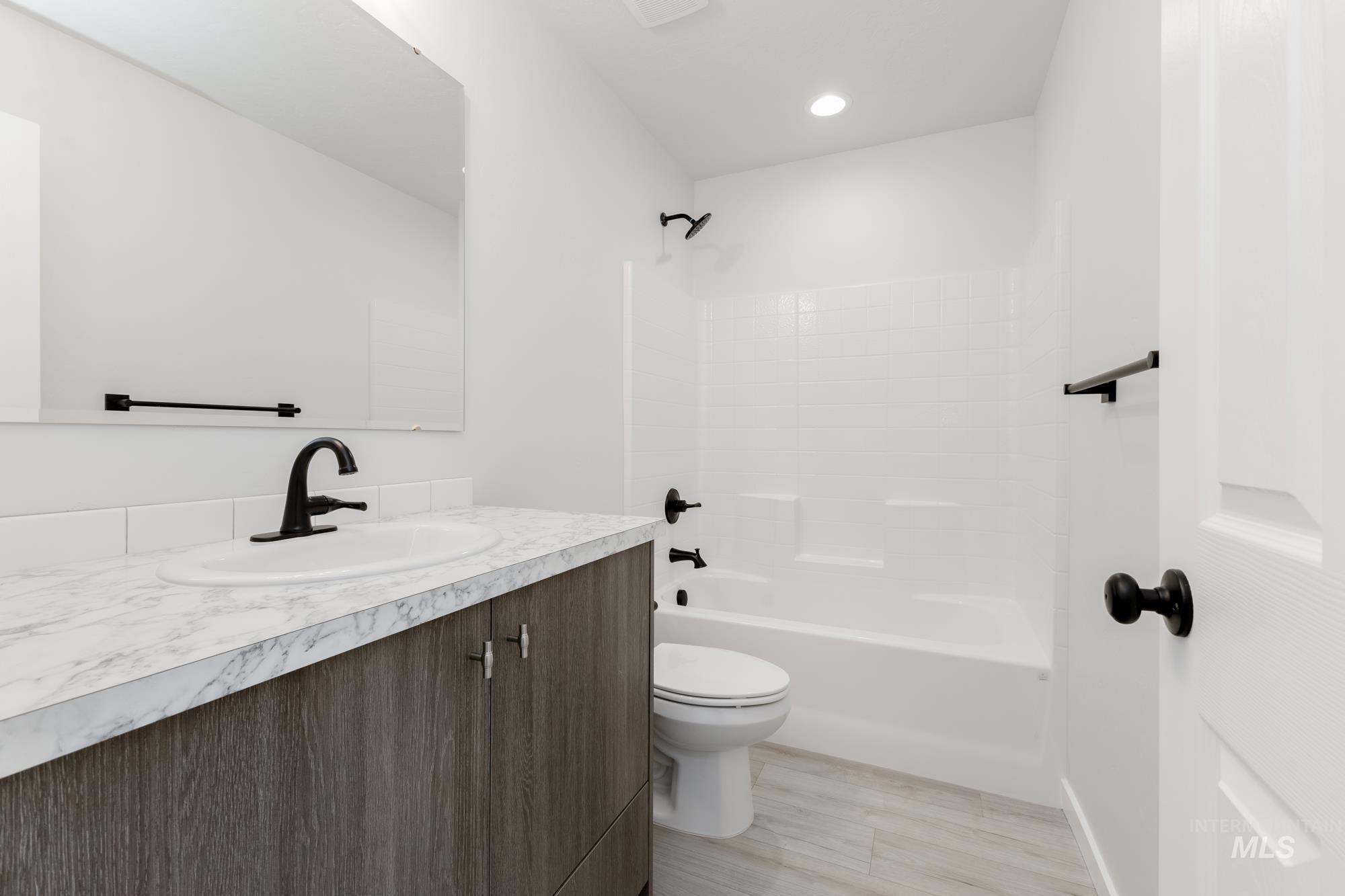 1262 W Bass River Dr, Meridian, Idaho 83642, 4 Bedrooms, 2 Bathrooms, Residential For Sale, Price $434,990,MLS 98941986