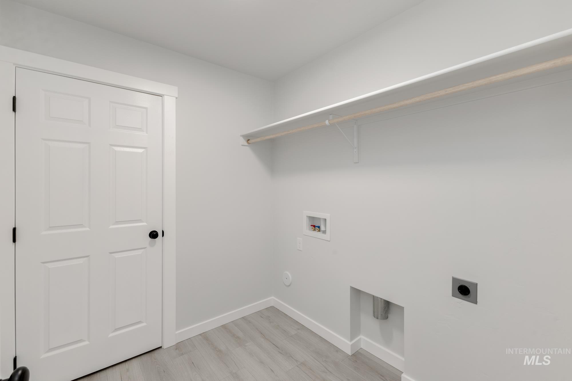 1262 W Bass River Dr, Meridian, Idaho 83642, 4 Bedrooms, 2 Bathrooms, Residential For Sale, Price $434,990,MLS 98941986