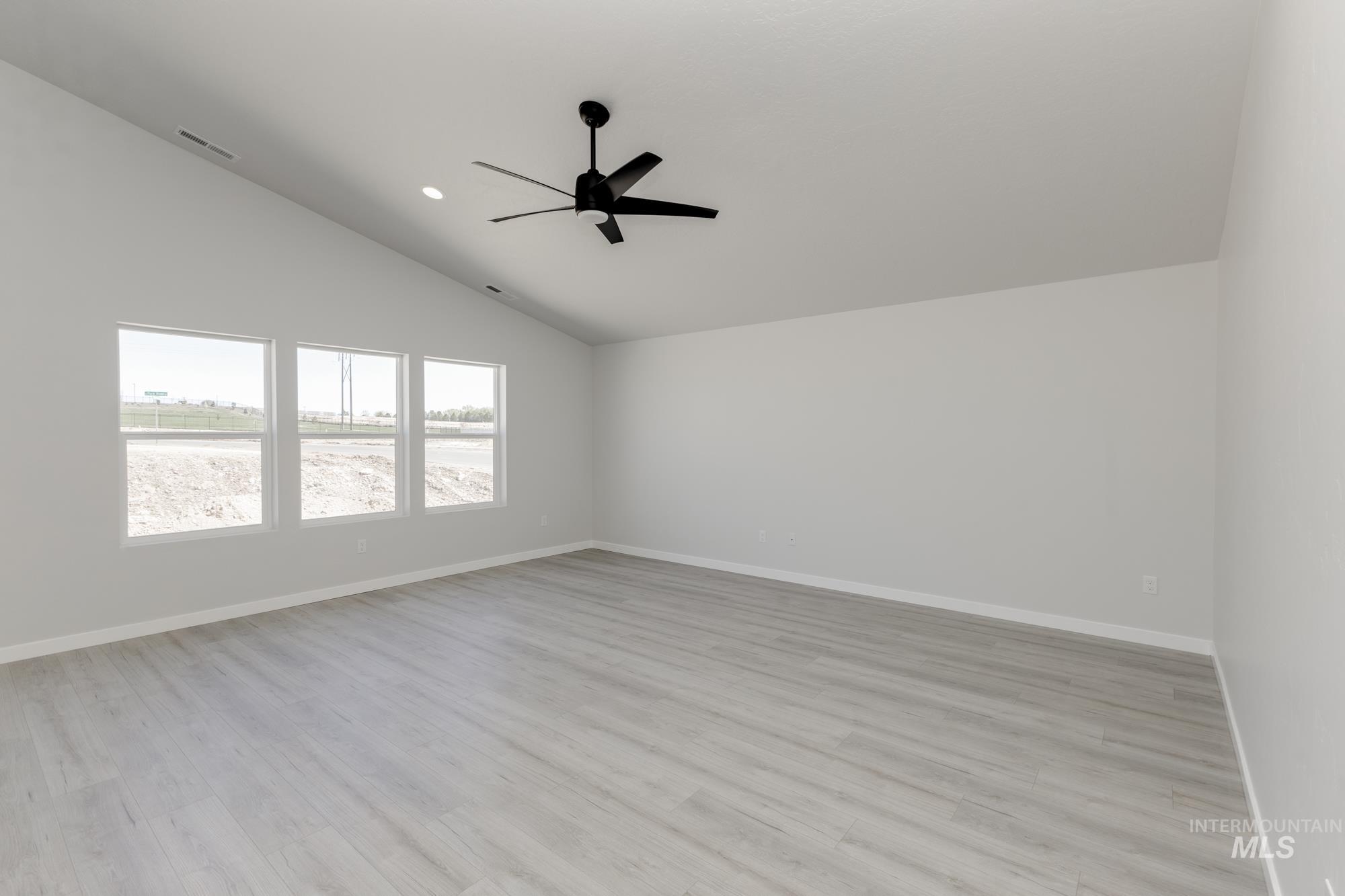 1262 W Bass River Dr, Meridian, Idaho 83642, 4 Bedrooms, 2 Bathrooms, Residential For Sale, Price $434,990,MLS 98941986