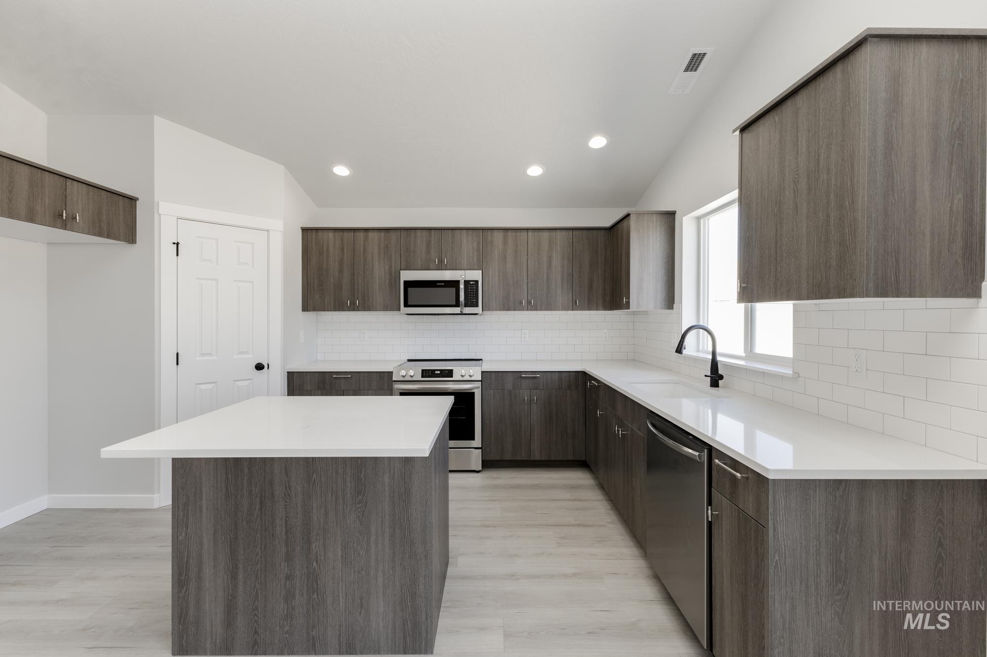 1262 W Bass River Dr, Meridian, Idaho 83642, 4 Bedrooms, 2 Bathrooms, Residential For Sale, Price $434,990,MLS 98941986