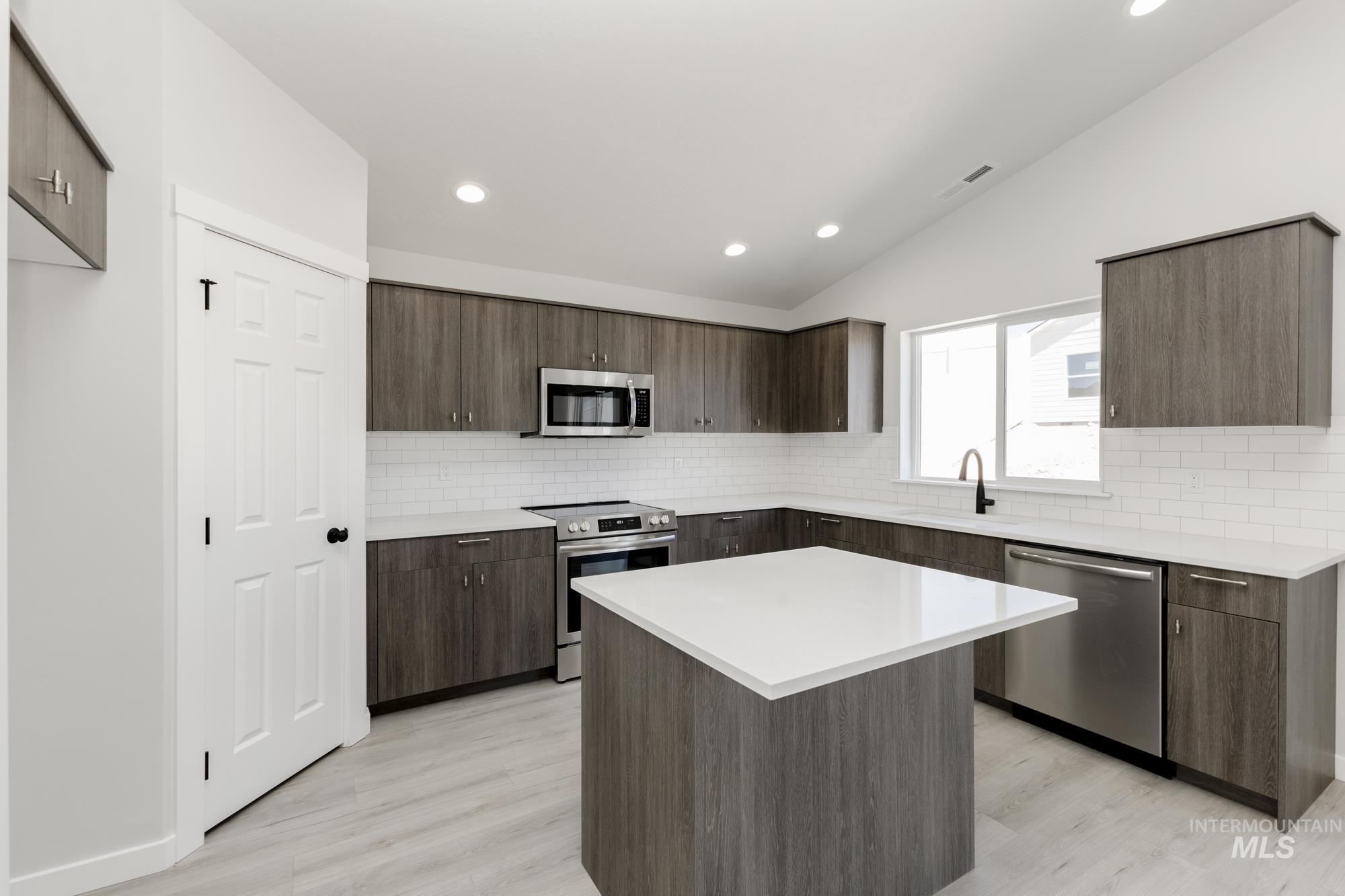 1262 W Bass River Dr, Meridian, Idaho 83642, 4 Bedrooms, 2 Bathrooms, Residential For Sale, Price $434,990,MLS 98941986