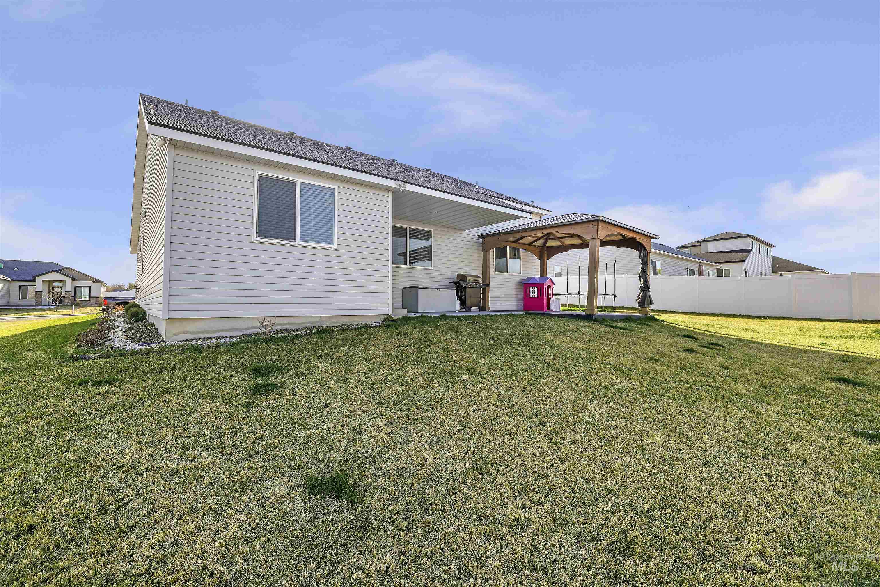 1421 N Birch St, Jerome, Idaho 83338, 3 Bedrooms, 2 Bathrooms, Residential For Sale, Price $384,900,MLS 98942103