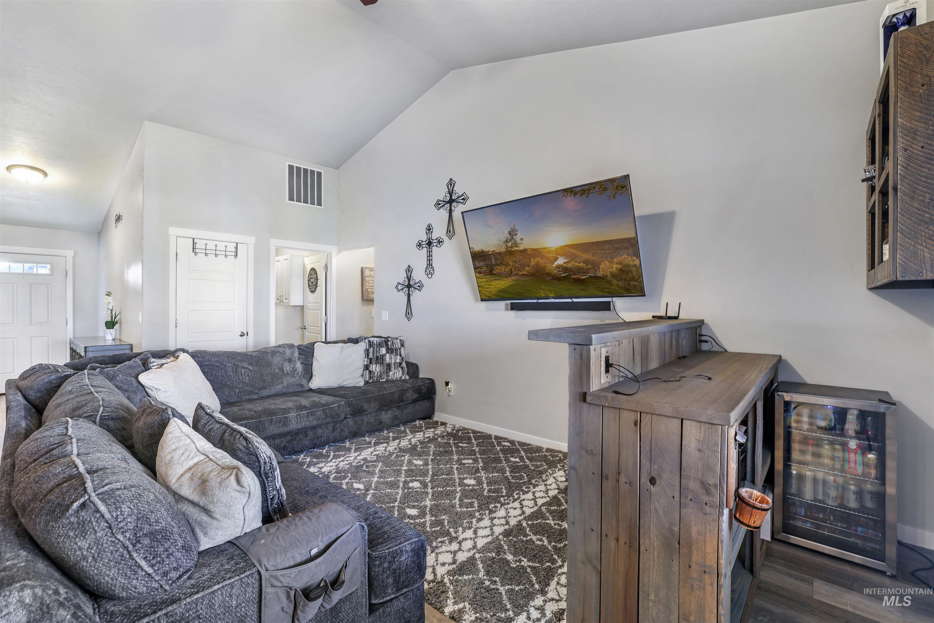 1421 N Birch St, Jerome, Idaho 83338, 3 Bedrooms, 2 Bathrooms, Residential For Sale, Price $384,900,MLS 98942103