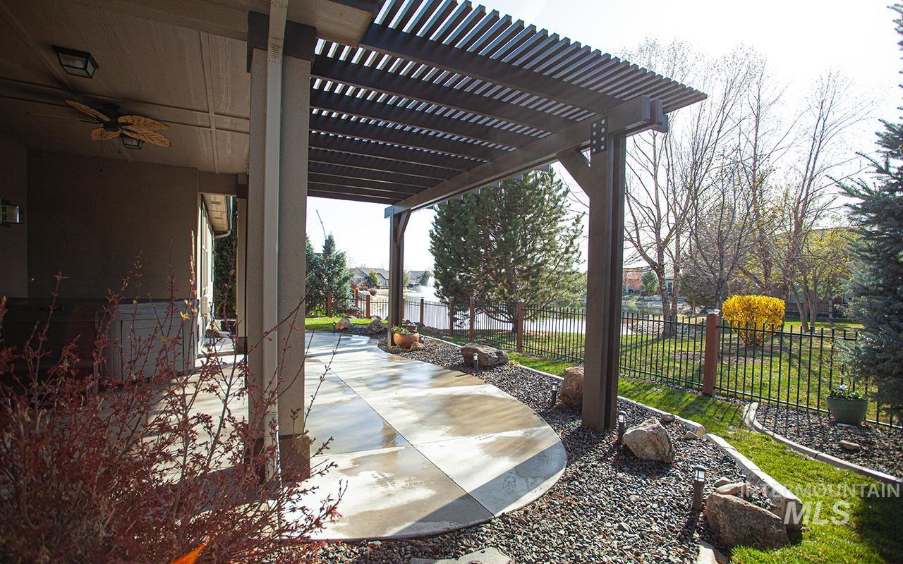 93 S Wildgrass Way, Star, Idaho 83669, 4 Bedrooms, 2.5 Bathrooms, Residential For Sale, Price $749,900,MLS 98942117