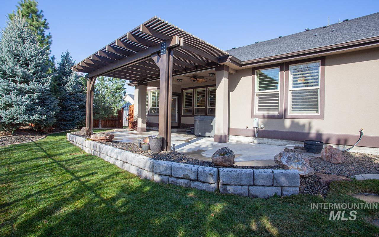 93 S Wildgrass Way, Star, Idaho 83669, 4 Bedrooms, 2.5 Bathrooms, Residential For Sale, Price $749,900,MLS 98942117