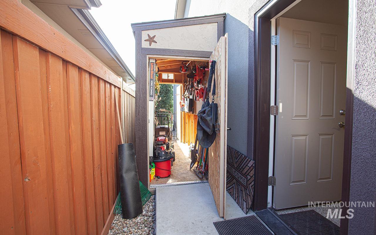 93 S Wildgrass Way, Star, Idaho 83669, 4 Bedrooms, 2.5 Bathrooms, Residential For Sale, Price $749,900,MLS 98942117