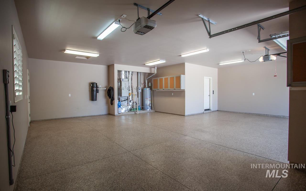 93 S Wildgrass Way, Star, Idaho 83669, 4 Bedrooms, 2.5 Bathrooms, Residential For Sale, Price $749,900,MLS 98942117