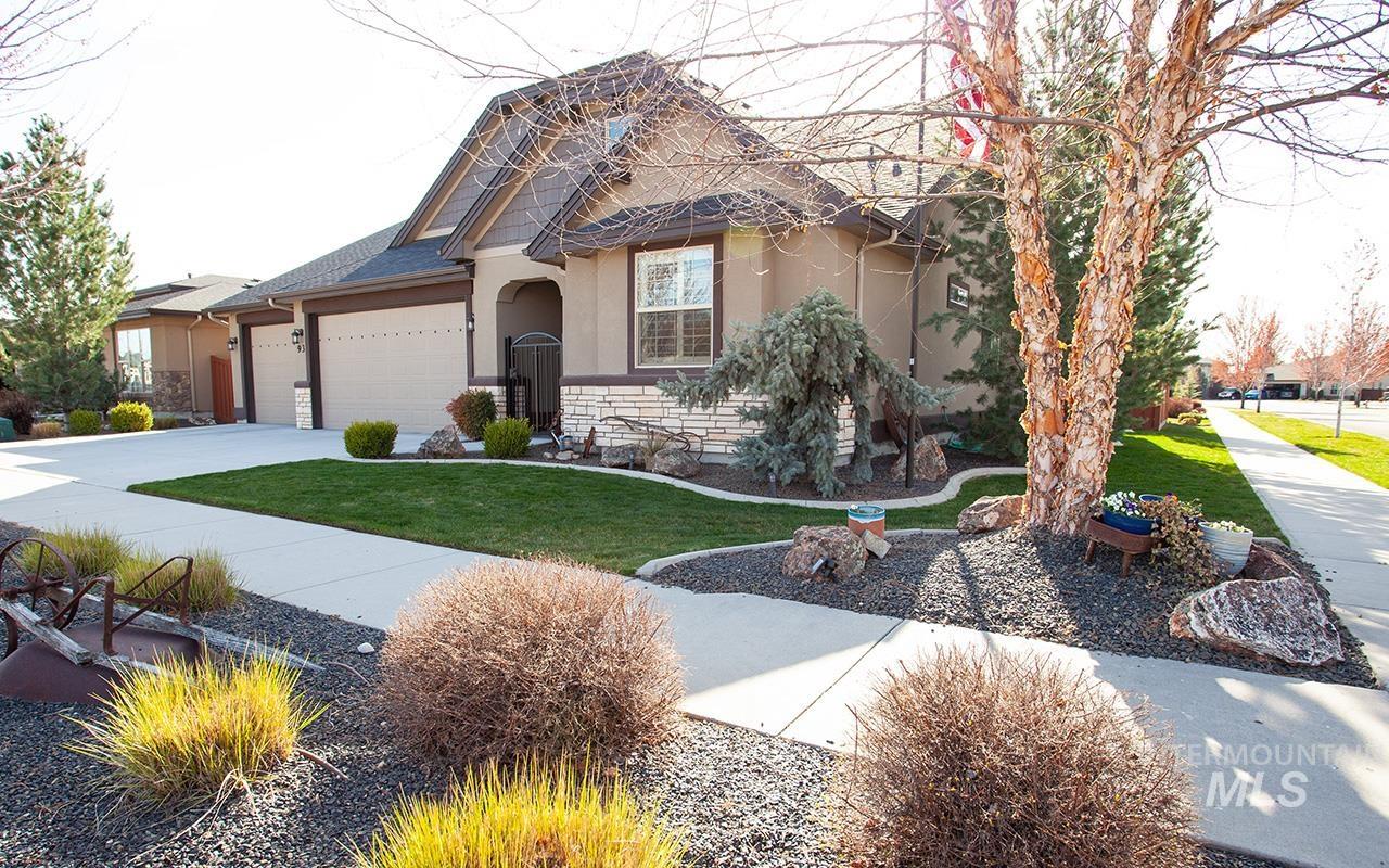 93 S Wildgrass Way, Star, Idaho 83669, 4 Bedrooms, 2.5 Bathrooms, Residential For Sale, Price $749,900,MLS 98942117