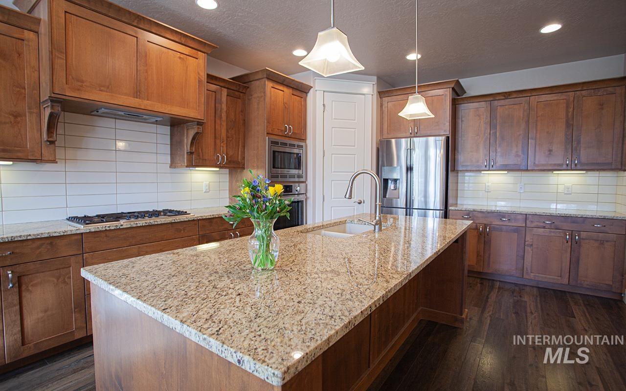 93 S Wildgrass Way, Star, Idaho 83669, 4 Bedrooms, 2.5 Bathrooms, Residential For Sale, Price $749,900,MLS 98942117