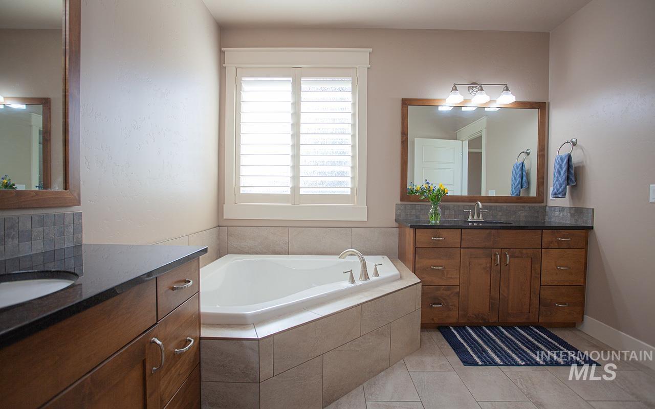 93 S Wildgrass Way, Star, Idaho 83669, 4 Bedrooms, 2.5 Bathrooms, Residential For Sale, Price $749,900,MLS 98942117