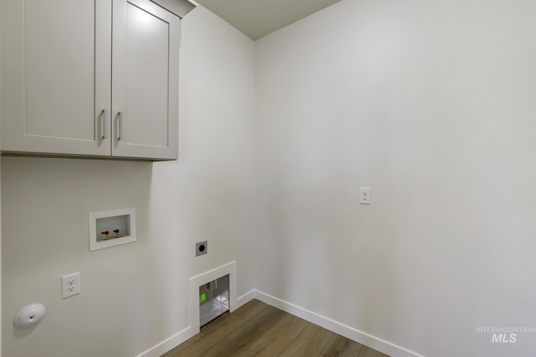 902 23rd Ave E, Jerome, Idaho 83338, 3 Bedrooms, 3 Bathrooms, Residential For Sale, Price $412,900,MLS 98942181