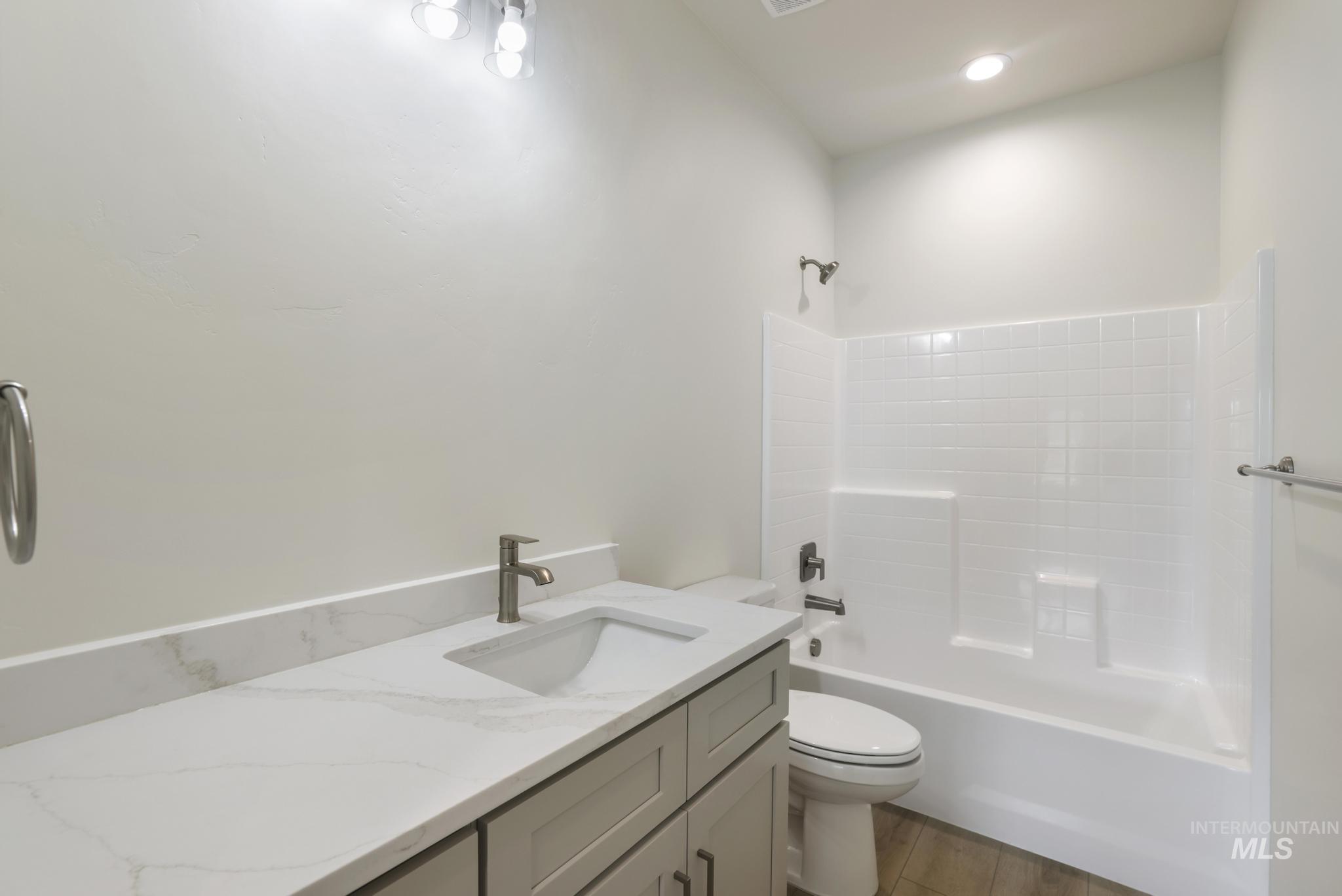 902 23rd Ave E, Jerome, Idaho 83338, 3 Bedrooms, 3 Bathrooms, Residential For Sale, Price $412,900,MLS 98942181