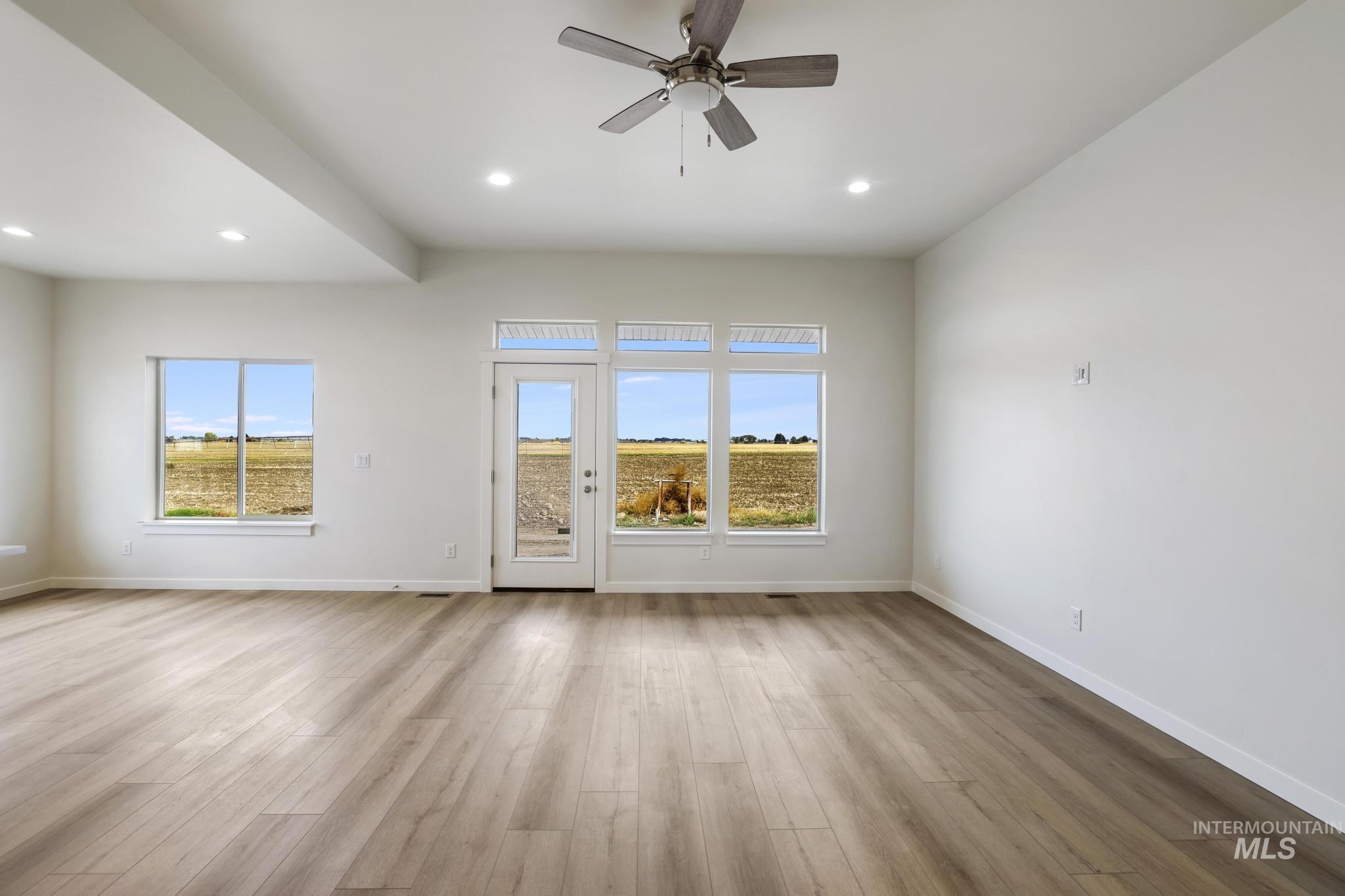 902 23rd Ave E, Jerome, Idaho 83338, 3 Bedrooms, 3 Bathrooms, Residential For Sale, Price $412,900,MLS 98942181