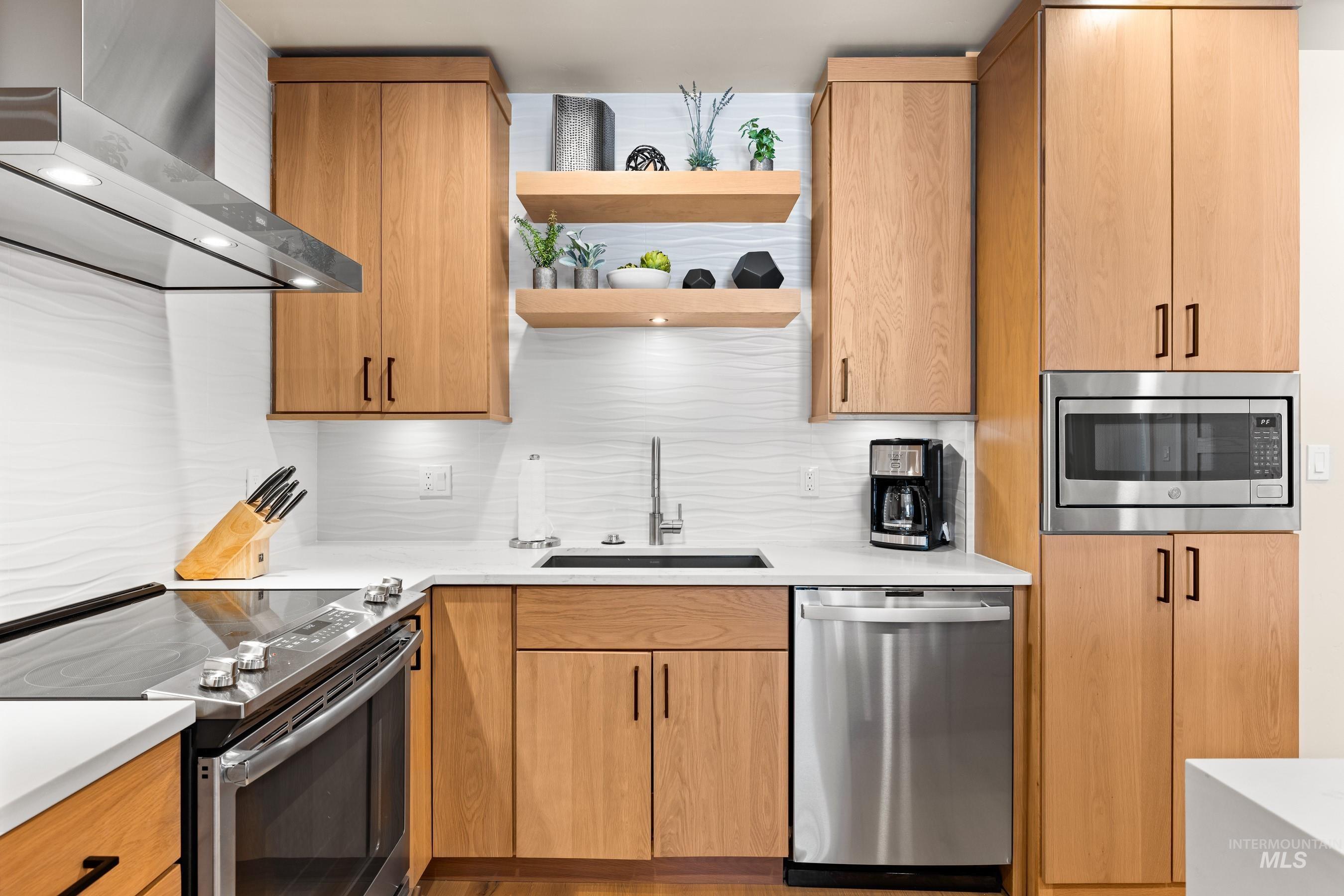 780 Village Drive, Donnelly, Idaho 83615, 2 Bedrooms, 2 Bathrooms, Residential For Sale, Price $973,000, 98942353