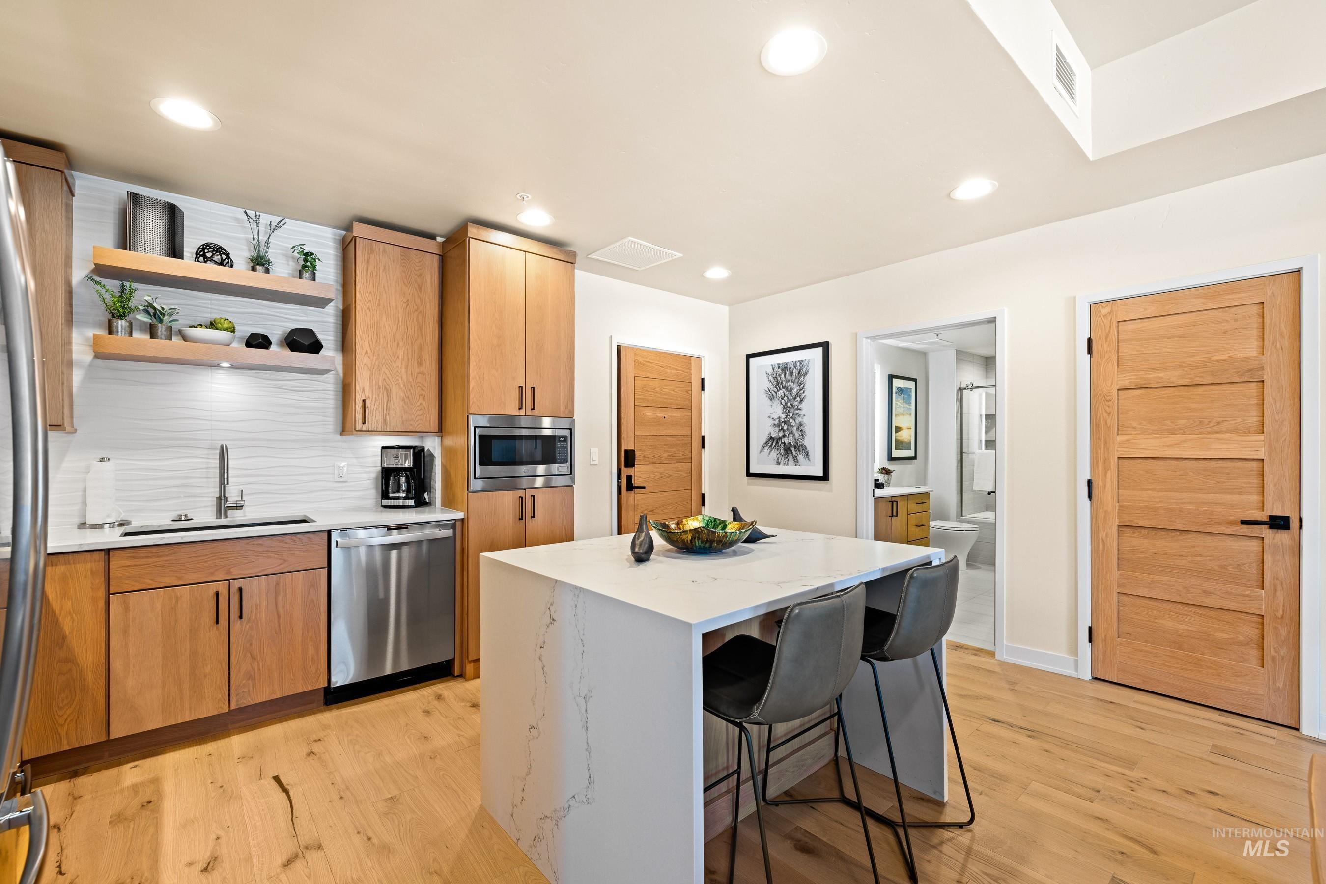 780 Village Drive, Donnelly, Idaho 83615, 2 Bedrooms, 2 Bathrooms, Residential For Sale, Price $973,000, 98942353