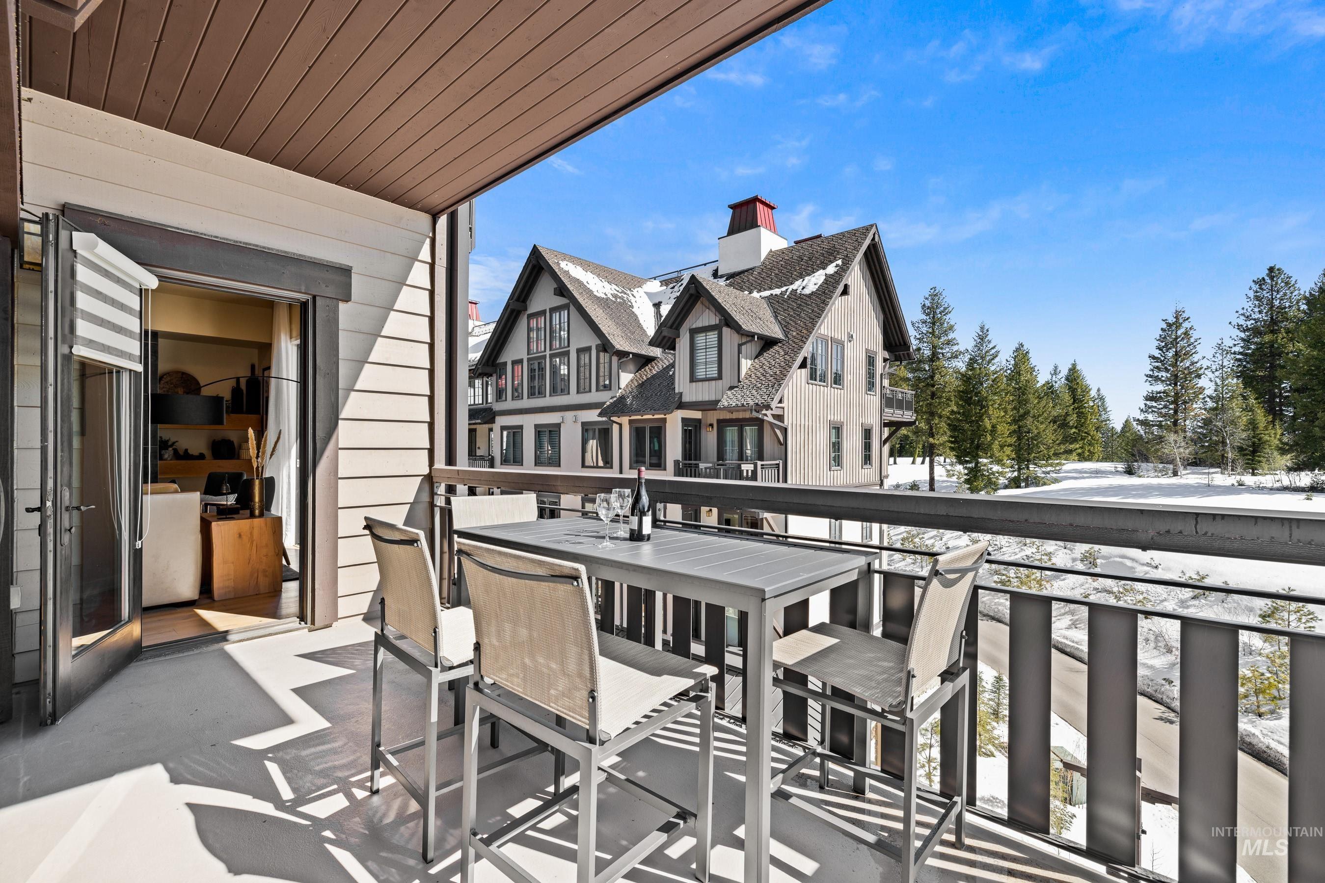 780 Village Drive, Donnelly, Idaho 83615, 2 Bedrooms, 2 Bathrooms, Residential For Sale, Price $973,000, 98942353